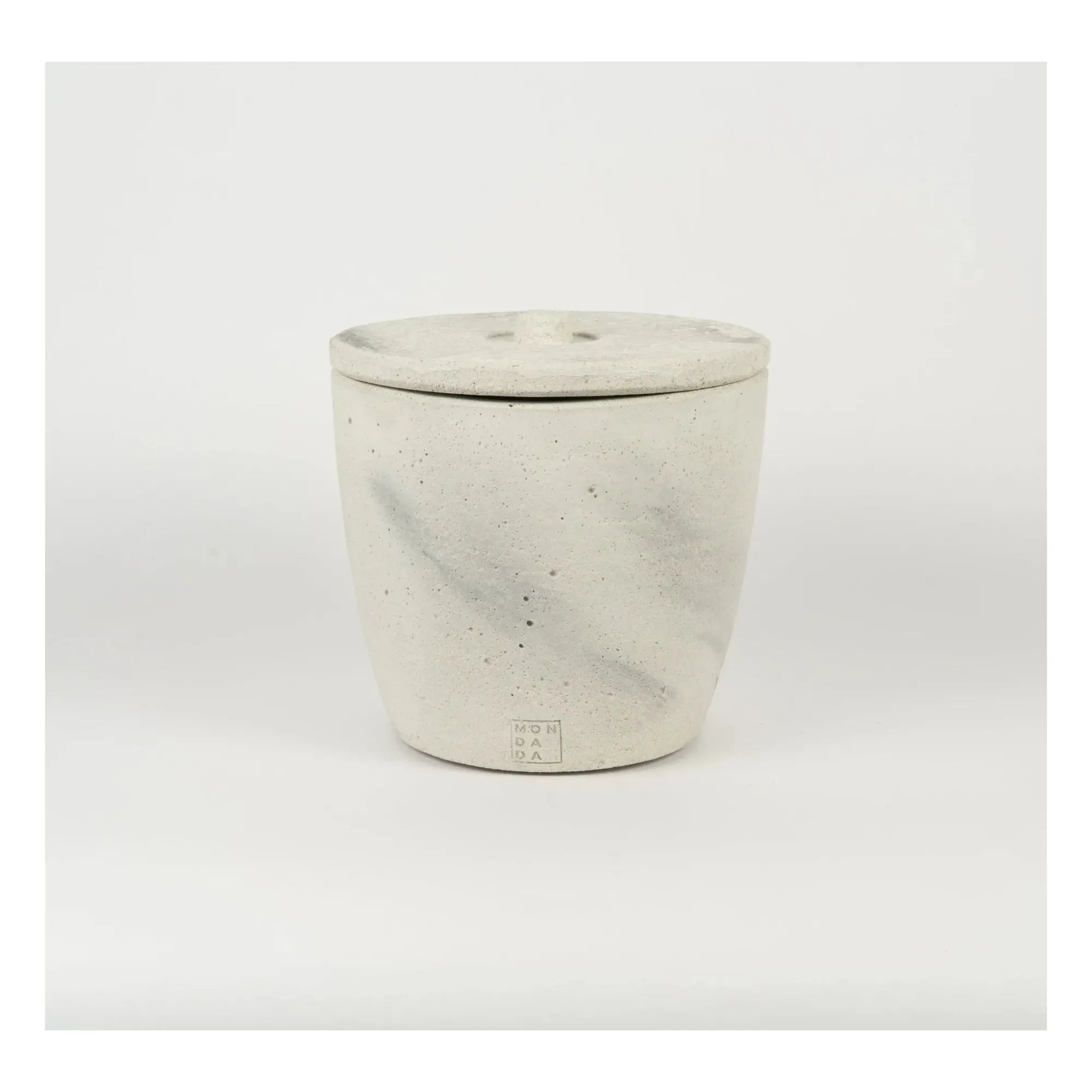 Mon Dada - Urban Garden Outdoor-Kerze, mit Deckel, neutraler Duft | Grau