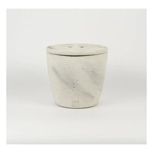 Mon Dada - Urban Garden Outdoor-Kerze, mit Deckel, neutraler Duft | Grau