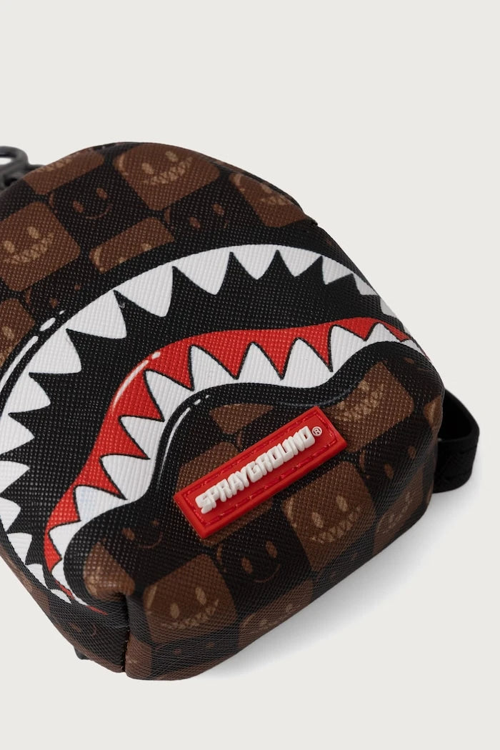 Sprayground - Haifischabzeichen in Paris 910K9304NSZ