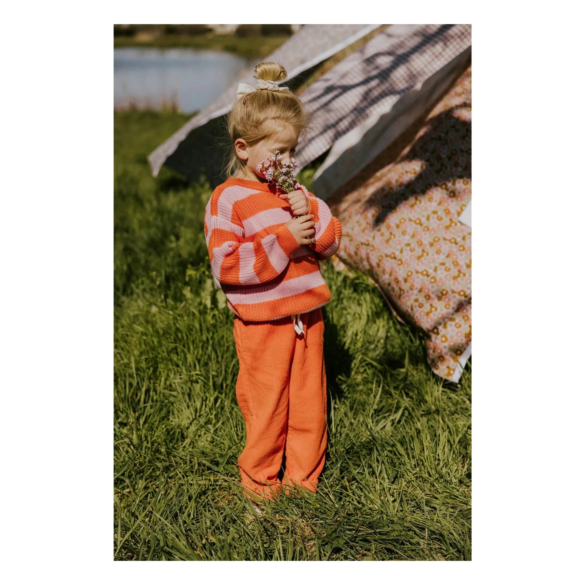Yuki – Gestreifter Pullover aus Bio-Baumwolle | Orange