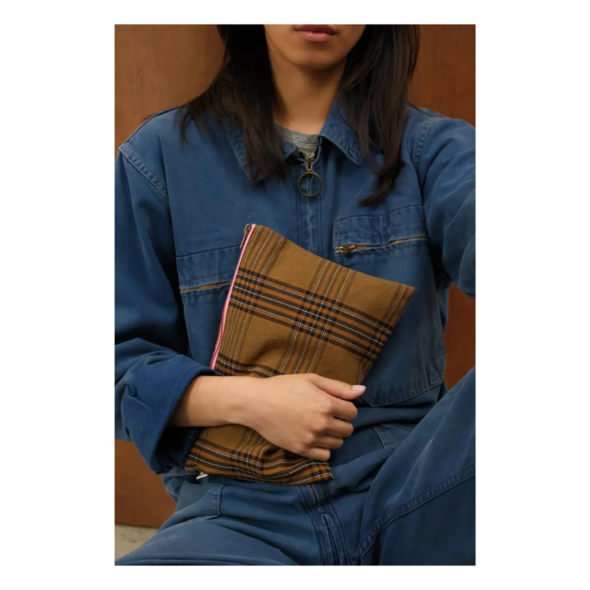 Rose in April - Lili Tartan Clutch | Braun