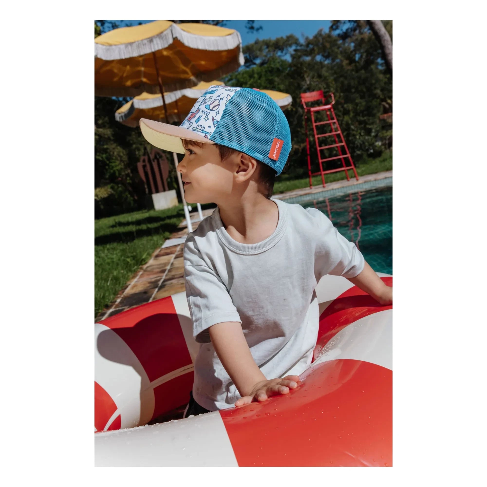 Hello Hossy - Baseball-Trucker-Kappe mit gebogenem Schirm Game Recycelte Fasern | Hellblau