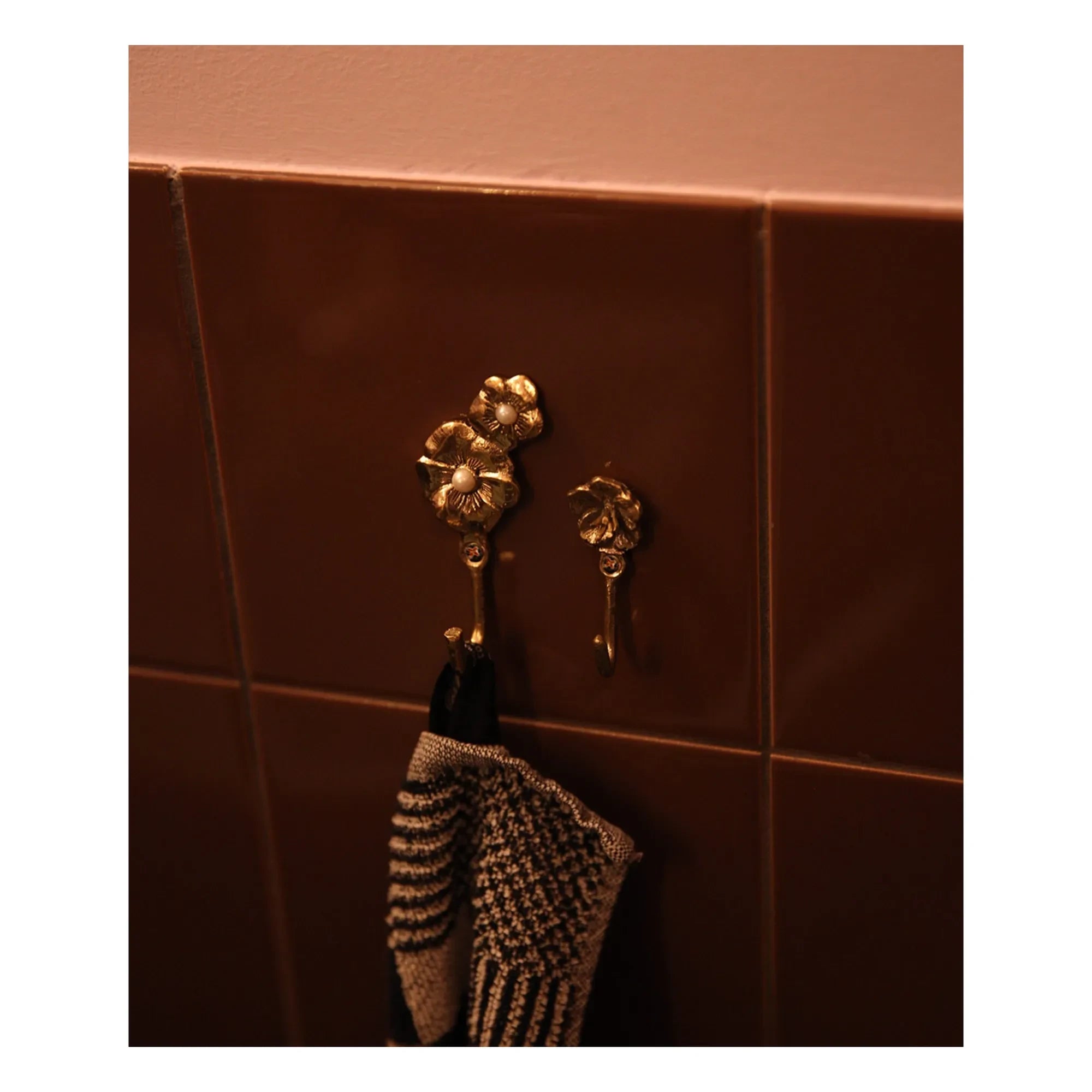 Doing Goods - Maisie Flower Haken | Messing