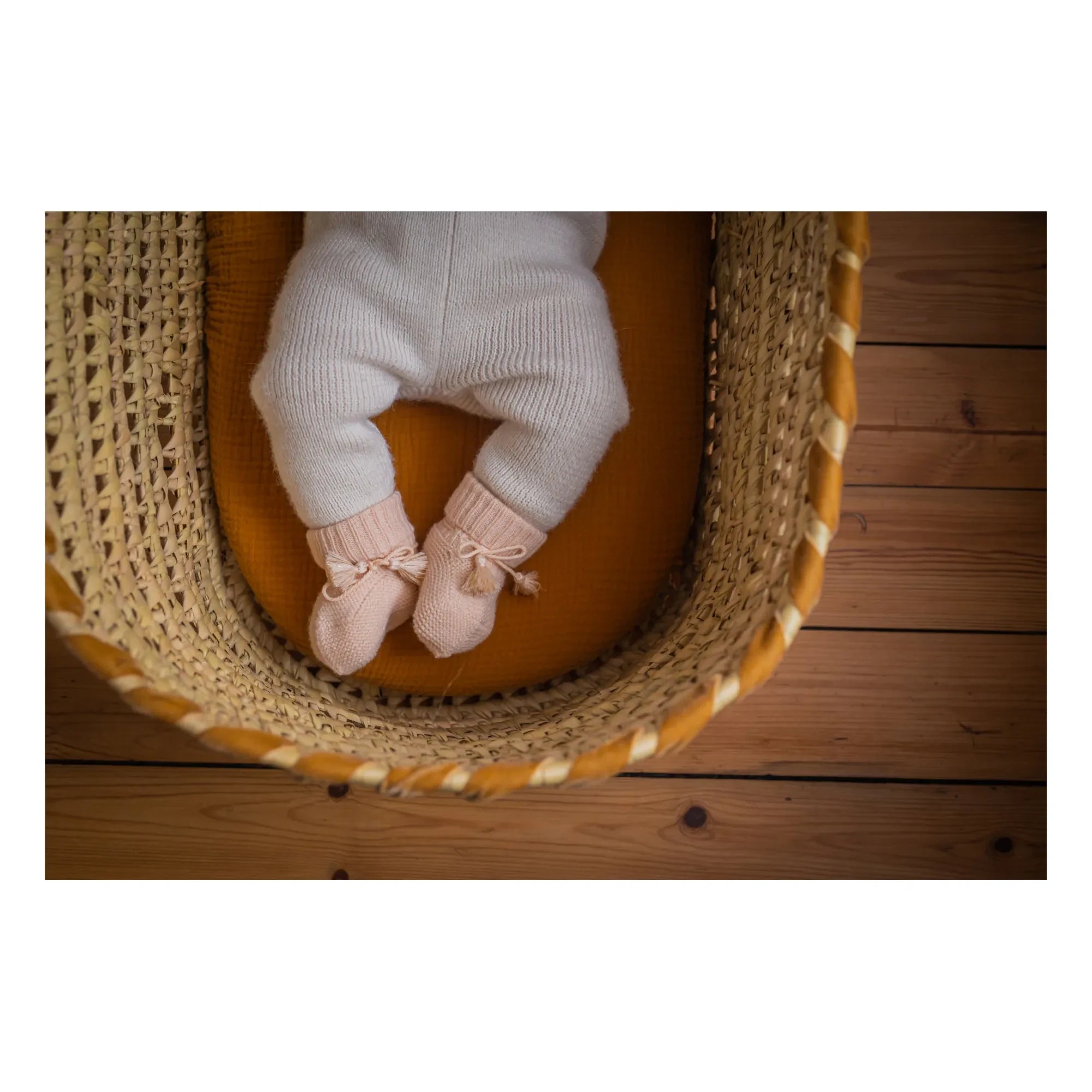 Gentil Coquelicot - Gestrickte Socken und bestickter Beutel | Nude