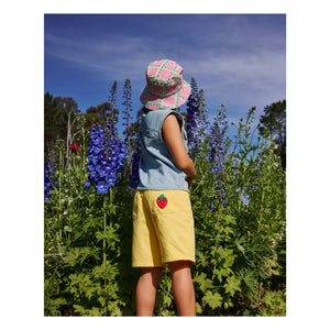 Goldie + Ace – Flache Jeansshorts | Gelb