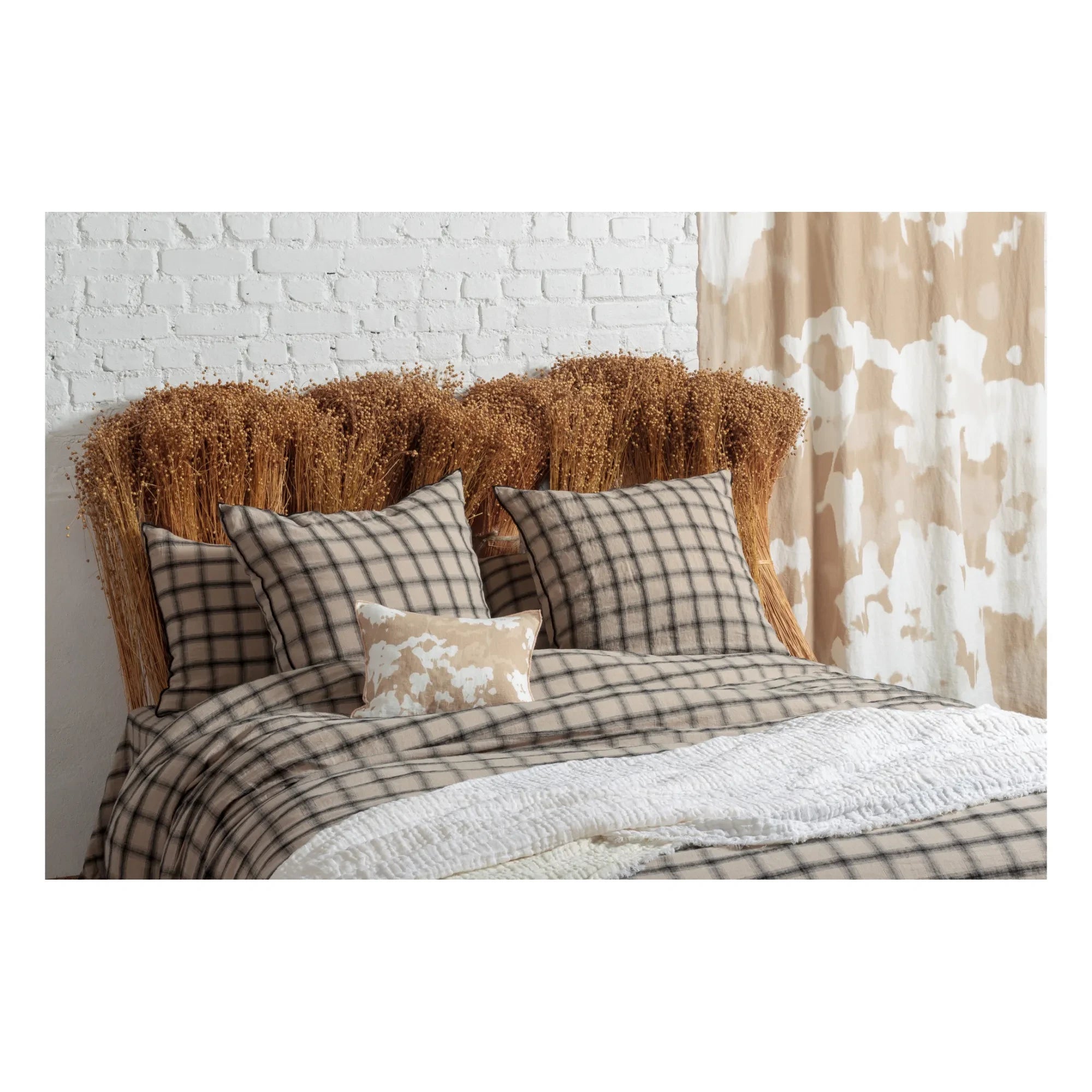 Le Monde Sauvage – Highland gewaschener Leinen-Bettbezug | Beige-Rosa