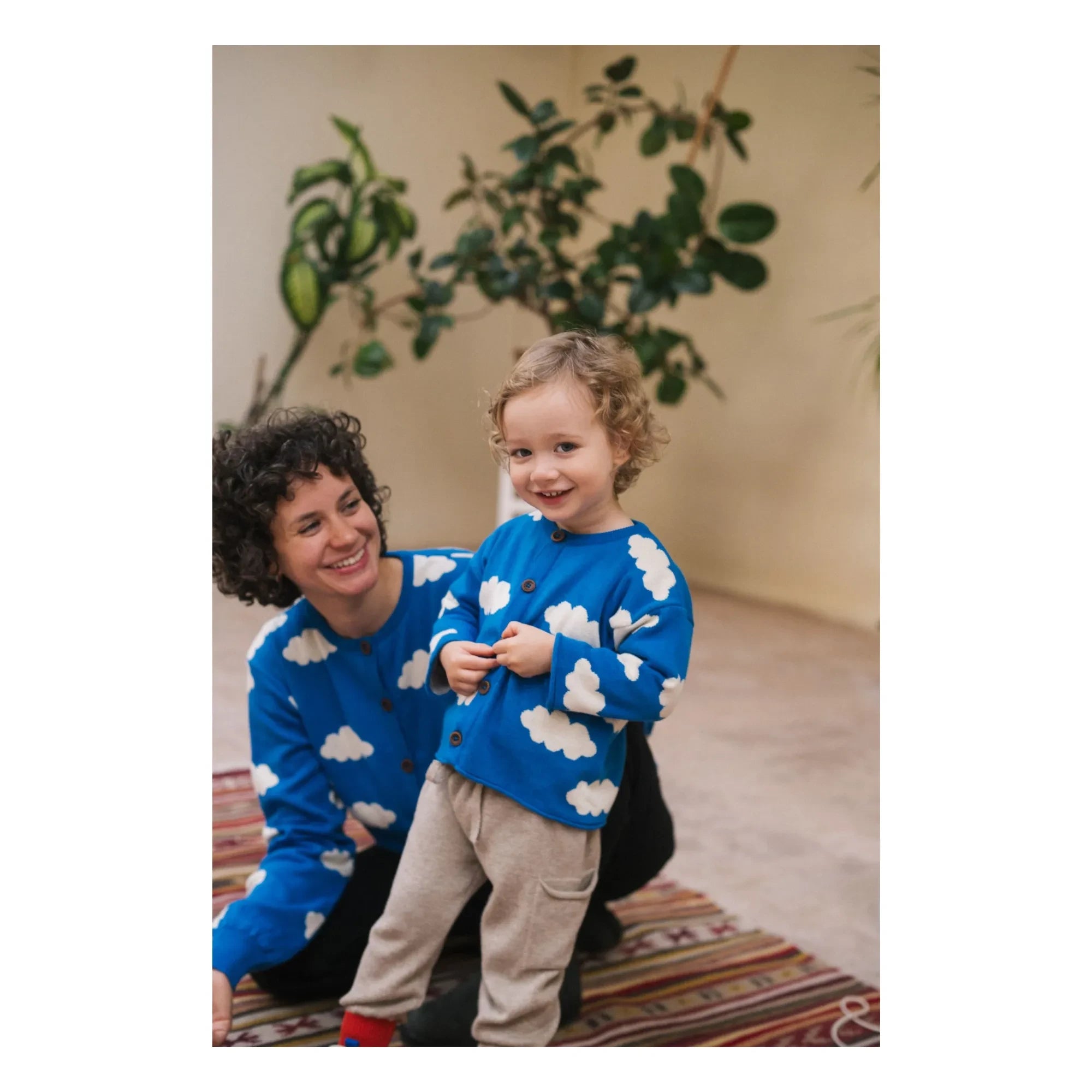 Bayiri - Wolkiger Himmel Bio-Baumwoll-Strickjacke | Blau