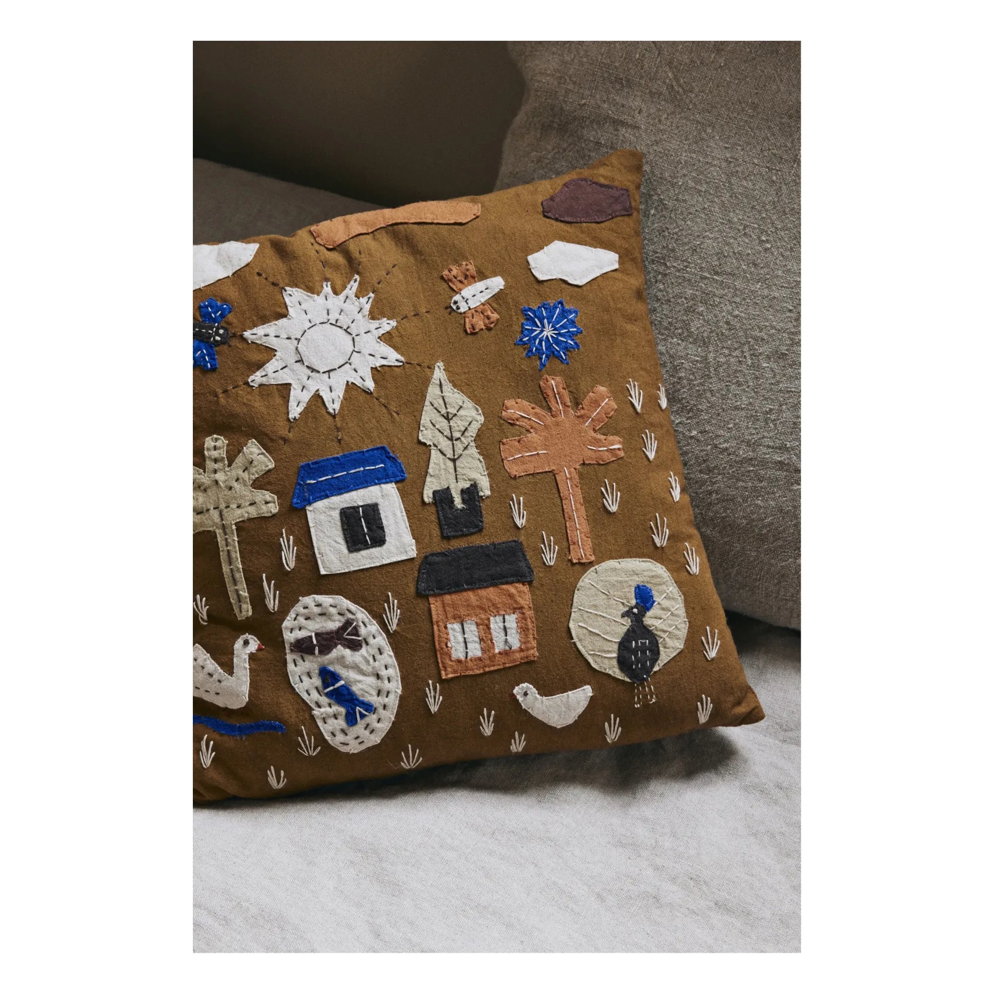 Ferm Living Kids - Village Kissen | Camel