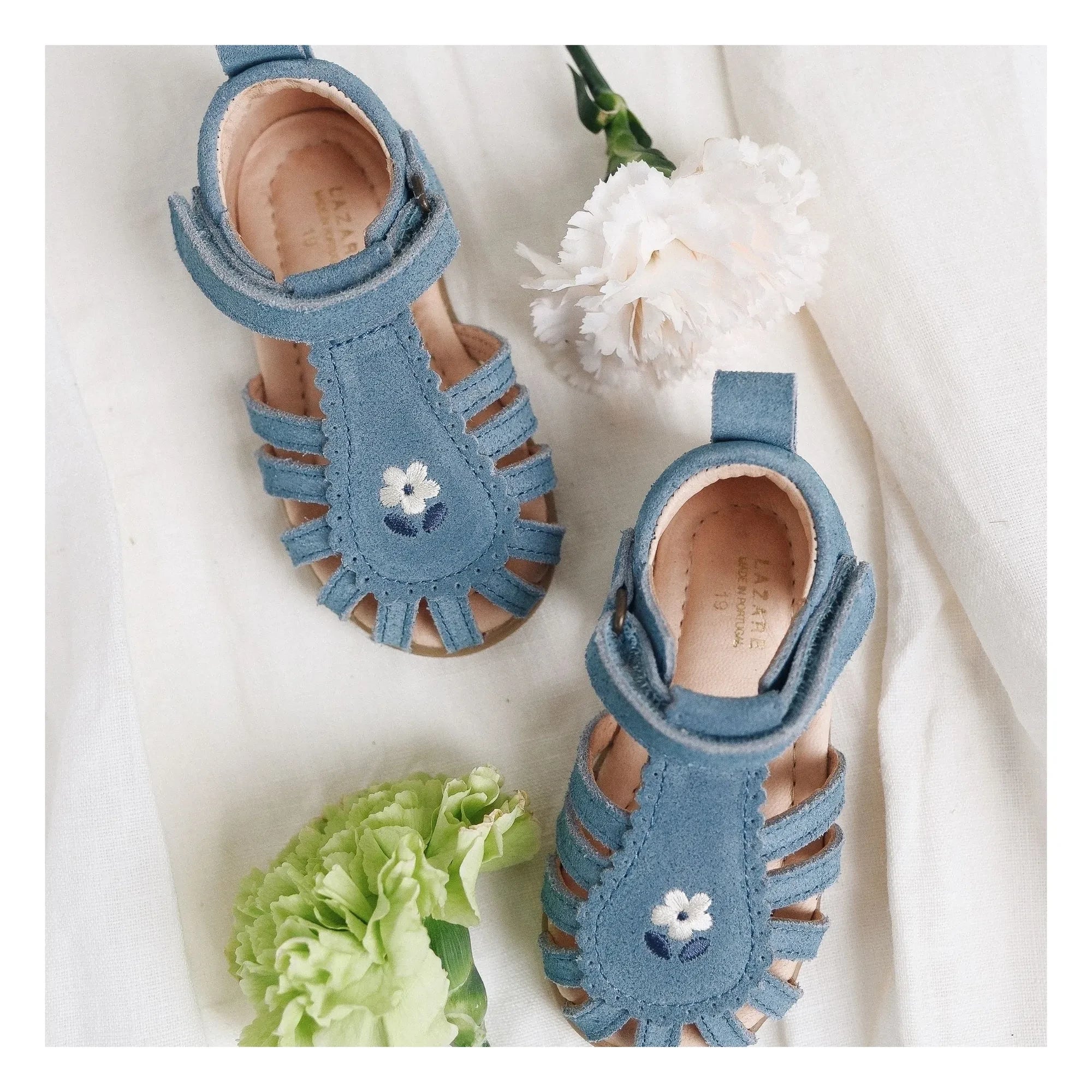 Lazare - Colette Fleur Wildleder Bestickte Sandalen | Jeansblau