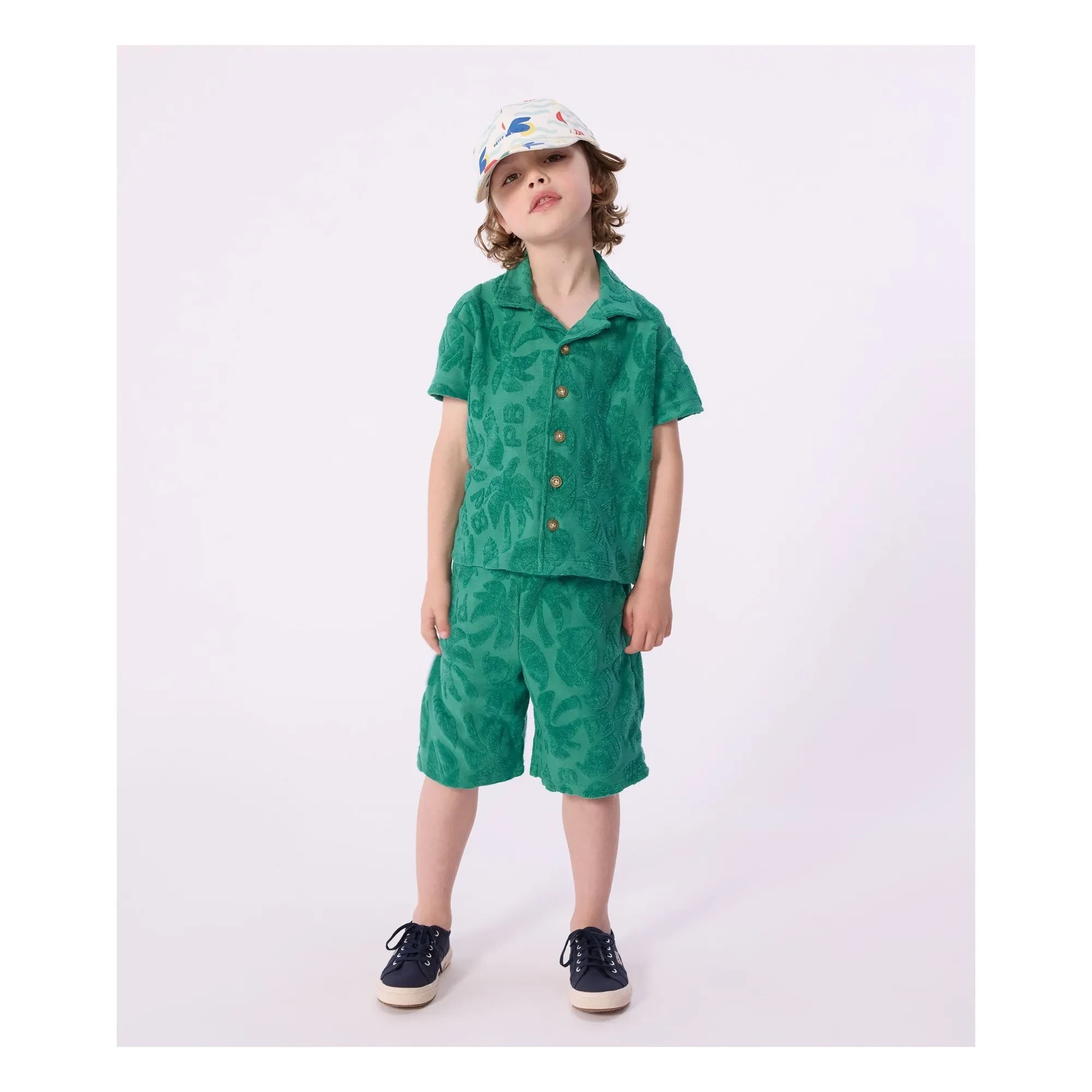 Petit Bateau – Shorts aus Frottee mit Palmenmuster aus Bio-Baumwolle | Grün