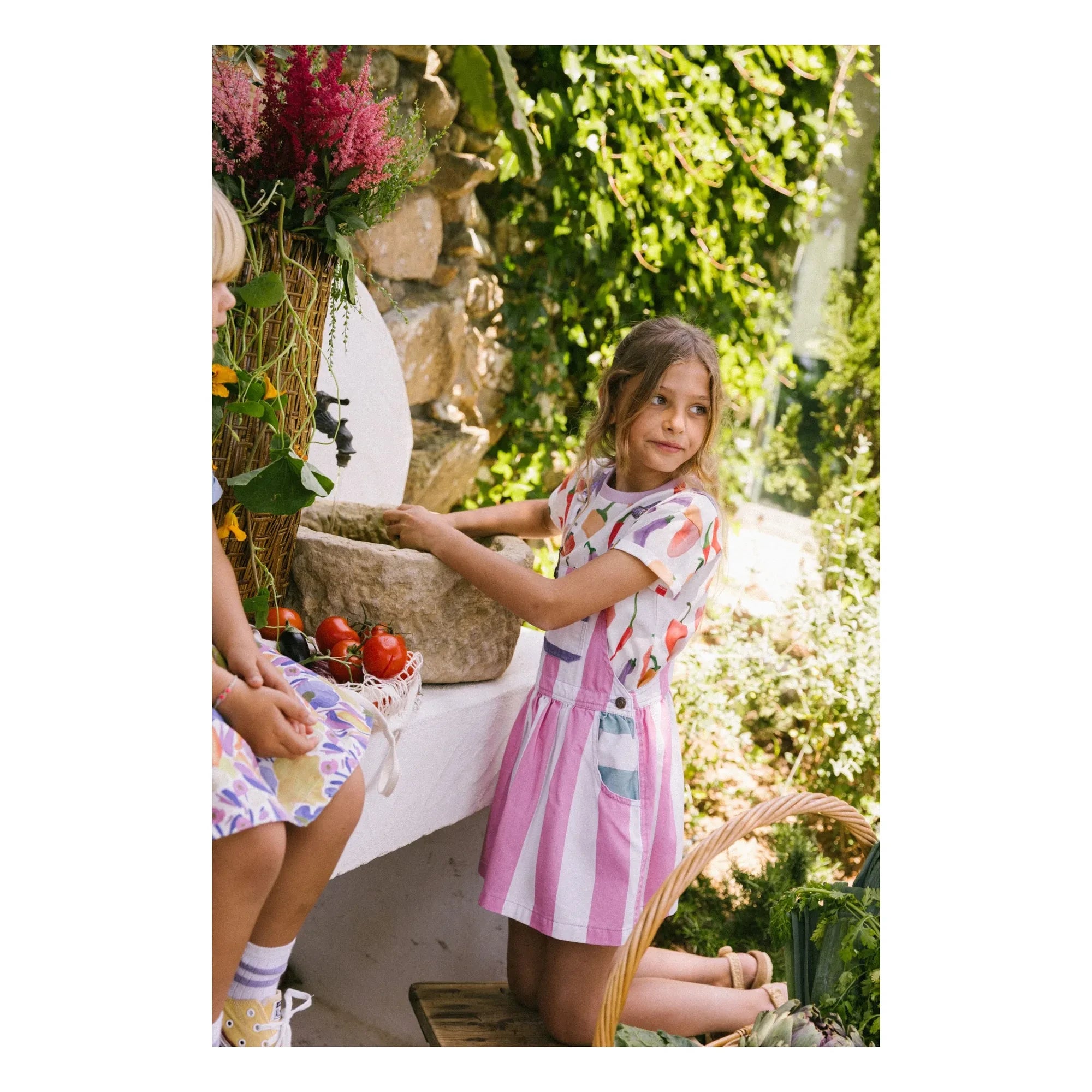 Favorite People - Amore Gestreifter Latzkleid | Rosa
