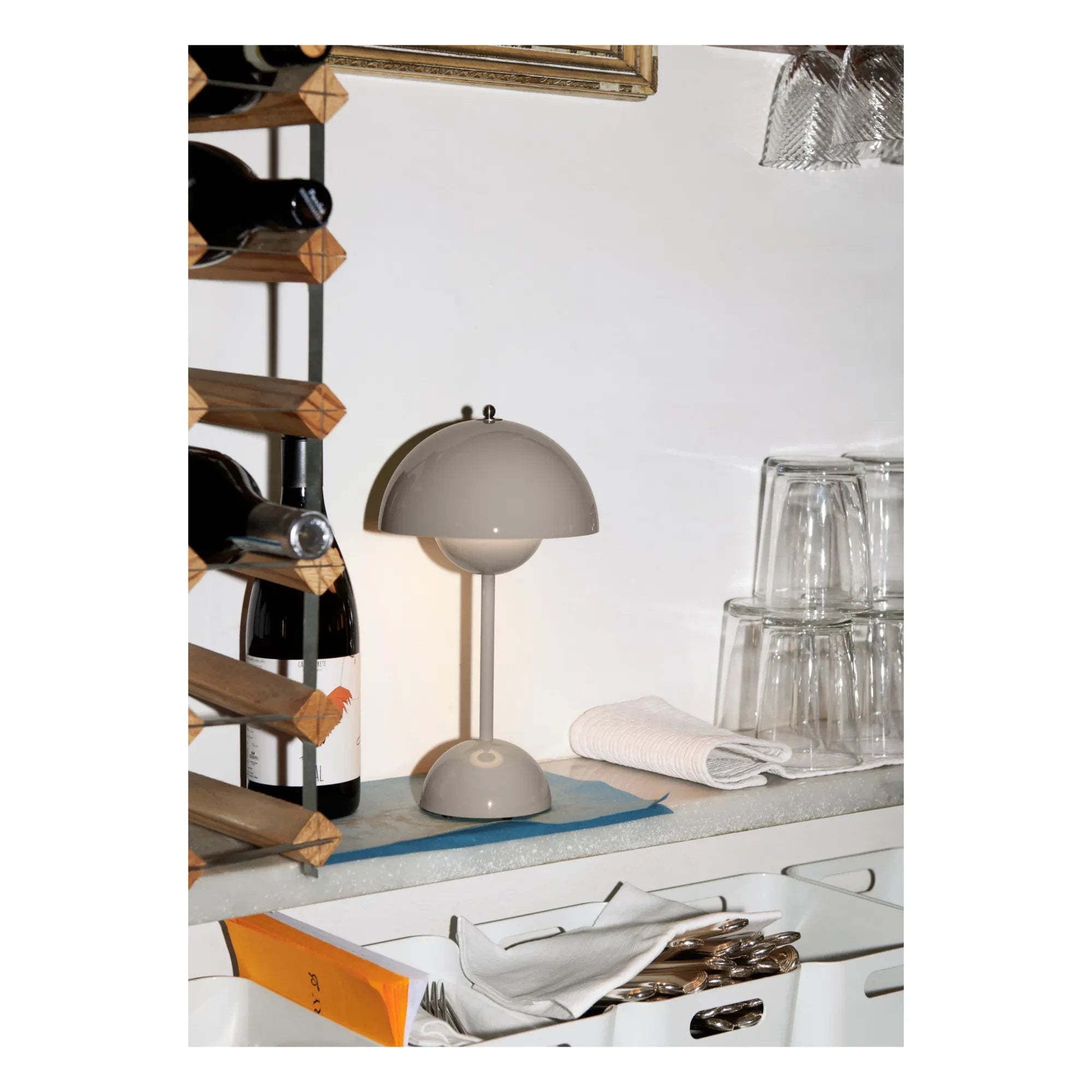 & Tradition - VP9 Flowerpot tragbare Tischlampe, Vernon Panton | Grau