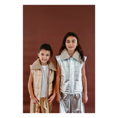 Fille Garçon - Ärmellose Jacke mit metallischem Sherpa-Kragen | Silber