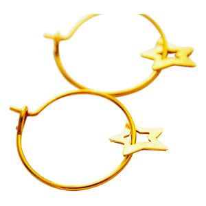 Adorabili - Kleine Stern Creolen x Smallable | Gold