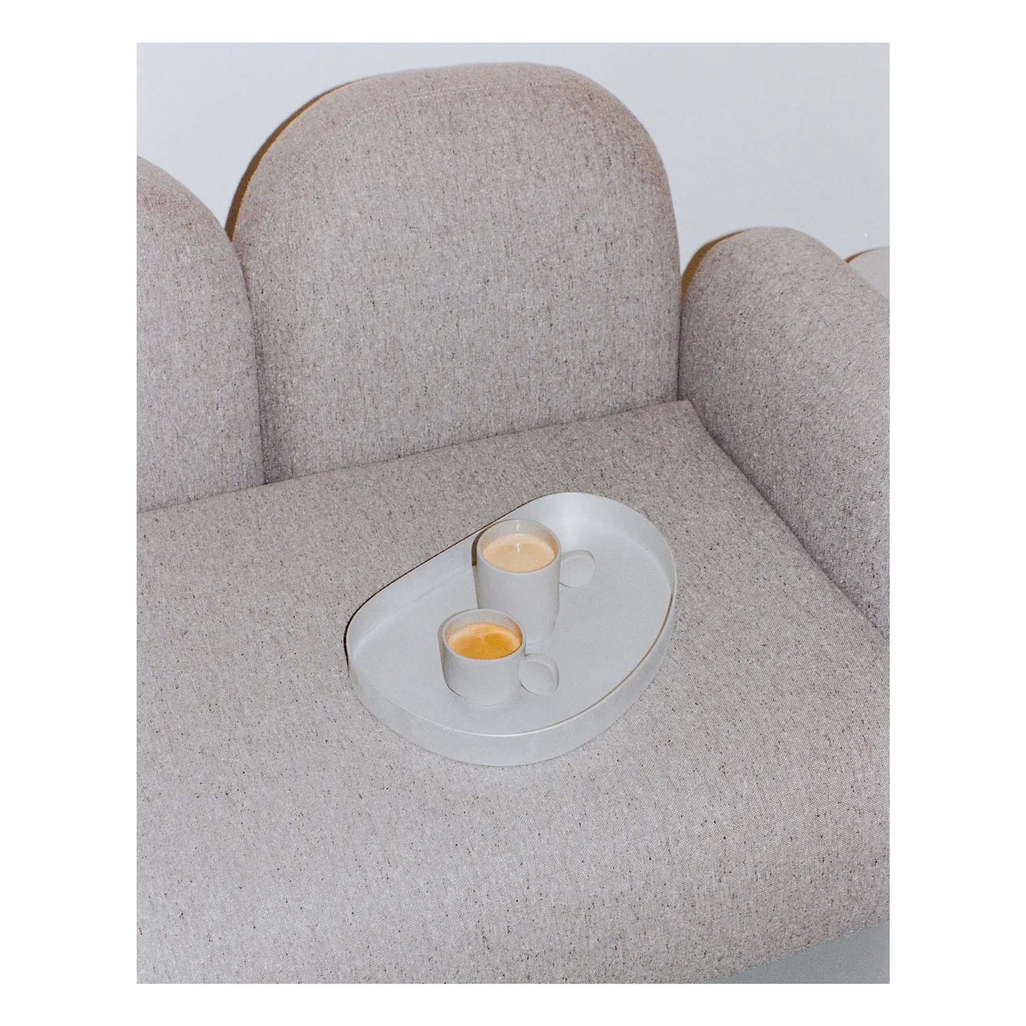 Valerie Objects - Tablett aus gebürstetem Aluminium Assemble, Destroyers/ Builders | Aluminium
