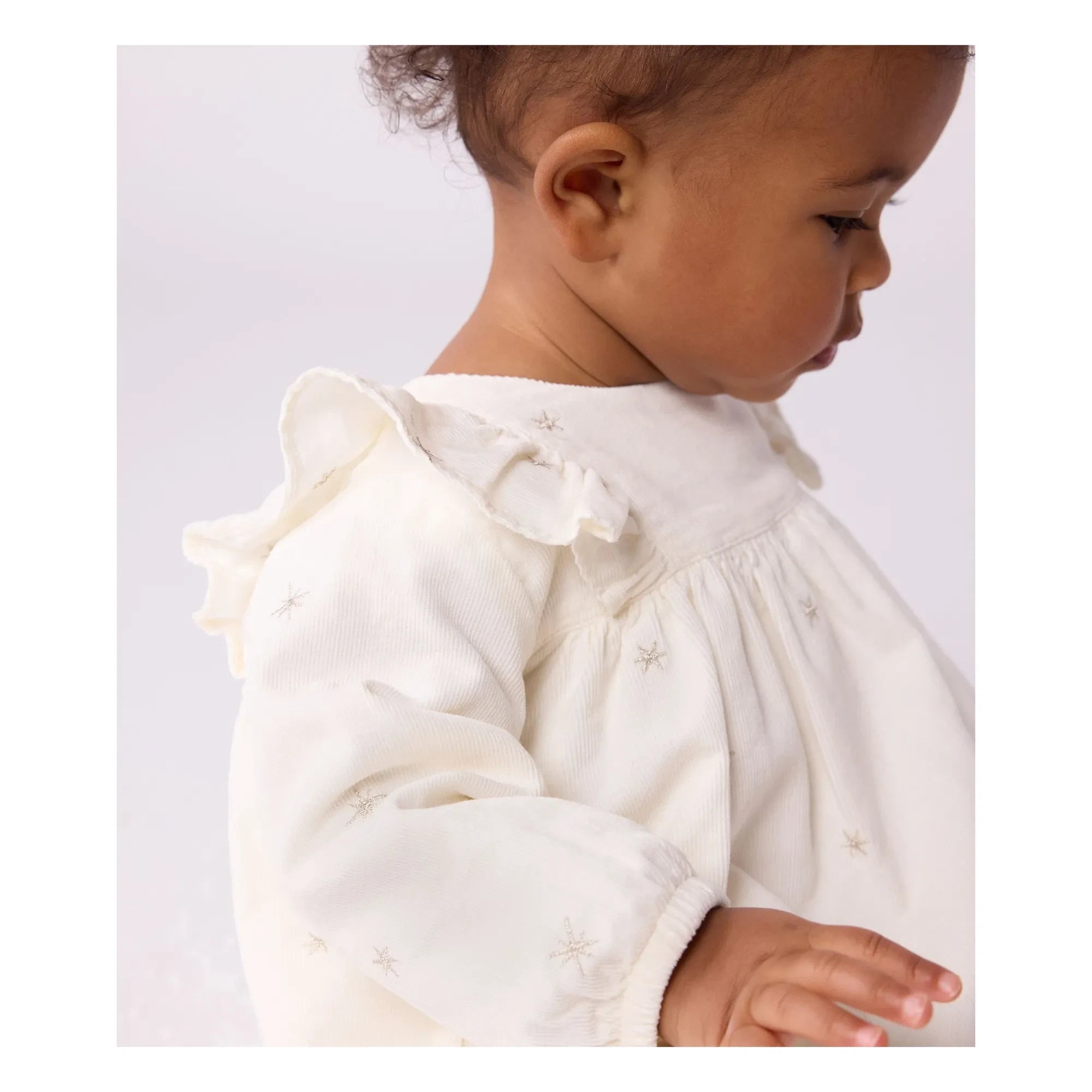 Petit Bateau – Volantkleid mit Sternen | Ecru