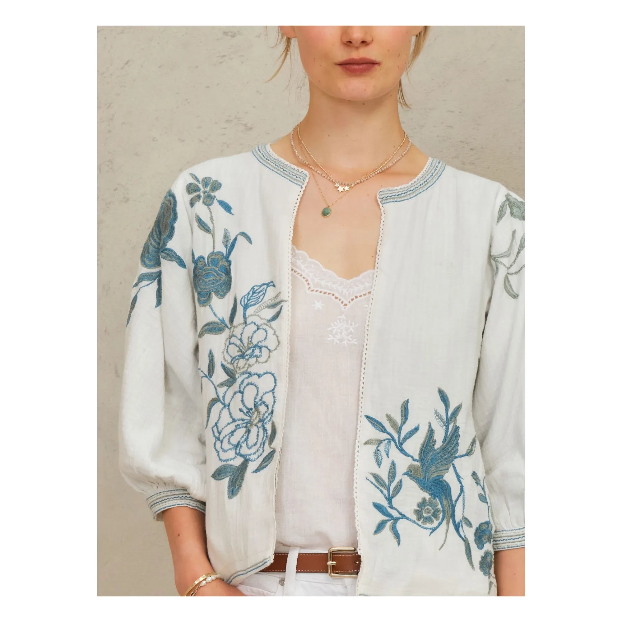 M.A.B.E. - Baumwolljacke mit Ori-Stickerei | Blau