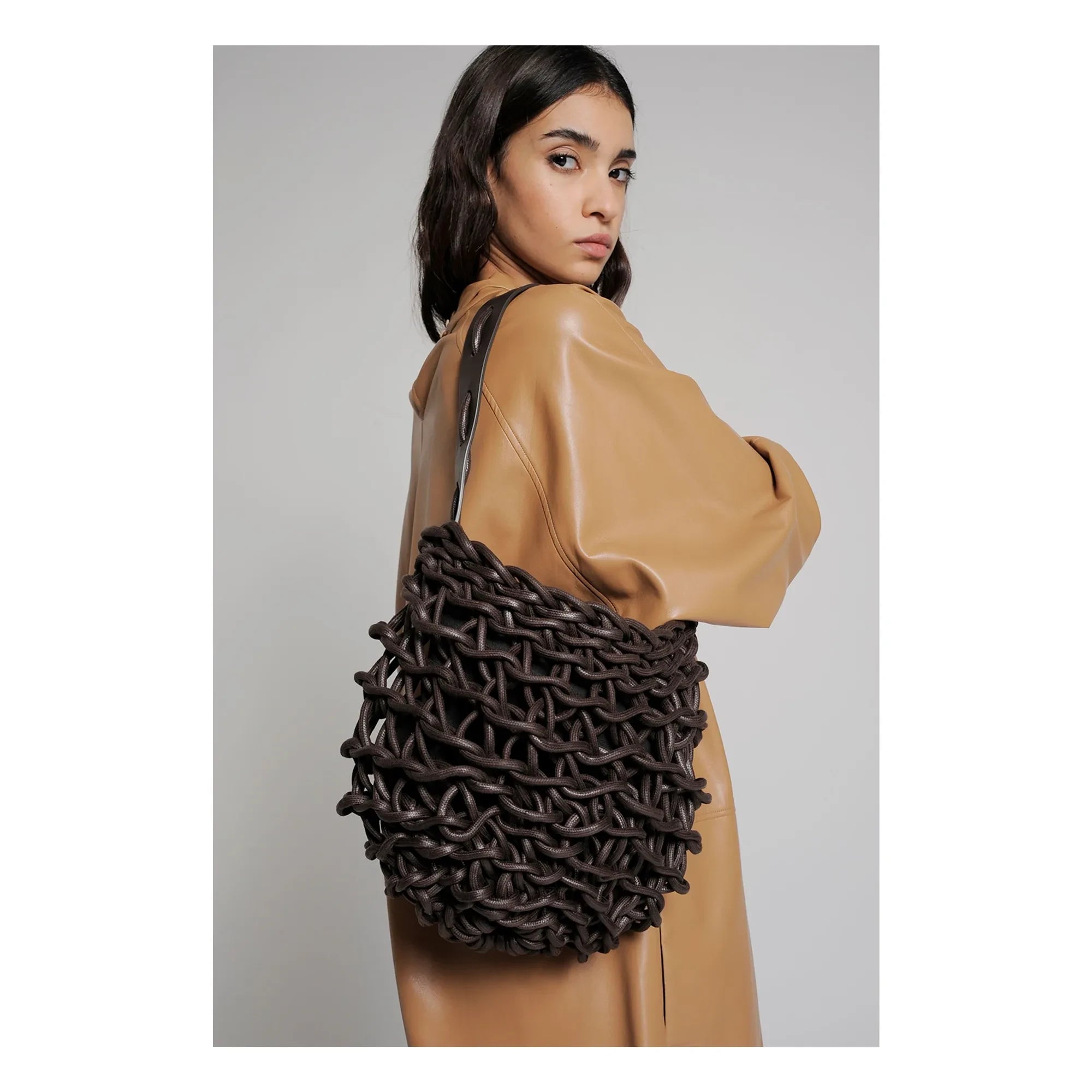 Alienina - Naira Tasche | Braun