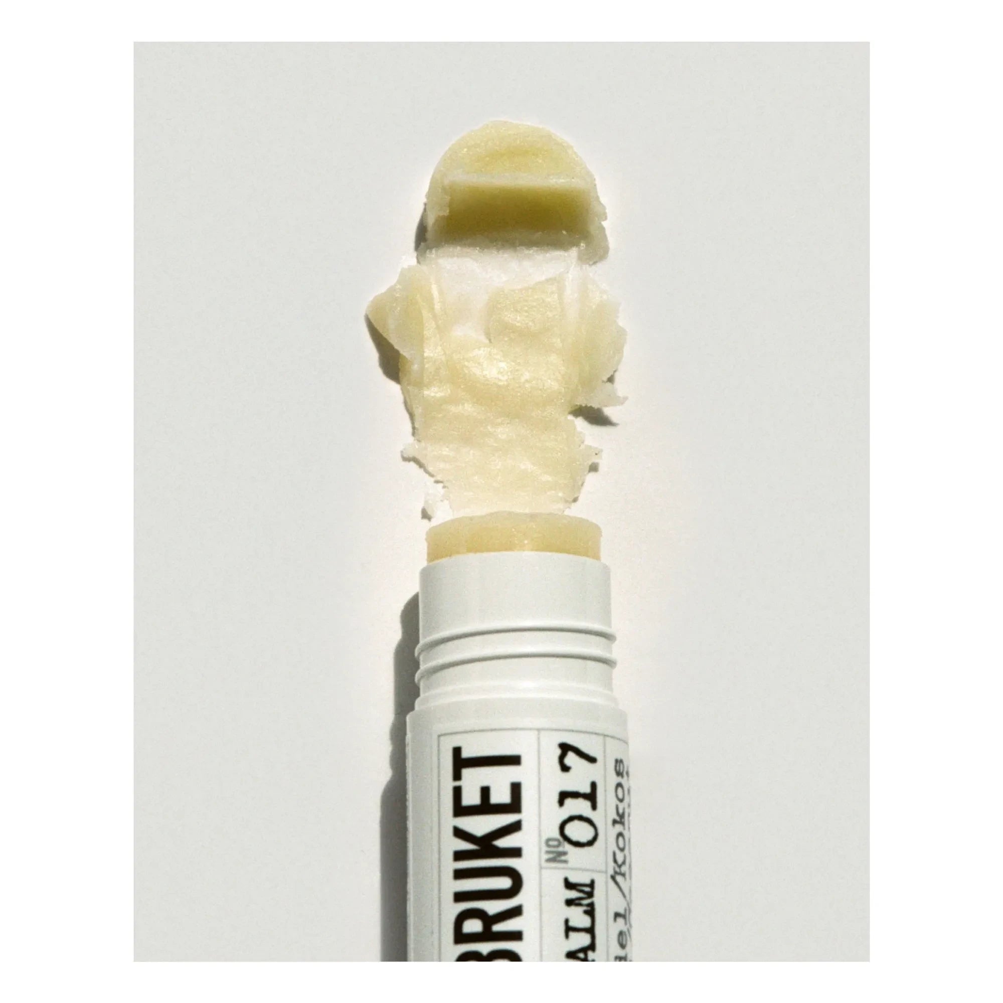 L:A BRUKET - 017 Cosmos Mandel & Kokosnuss Lippenbalsam - 14 g