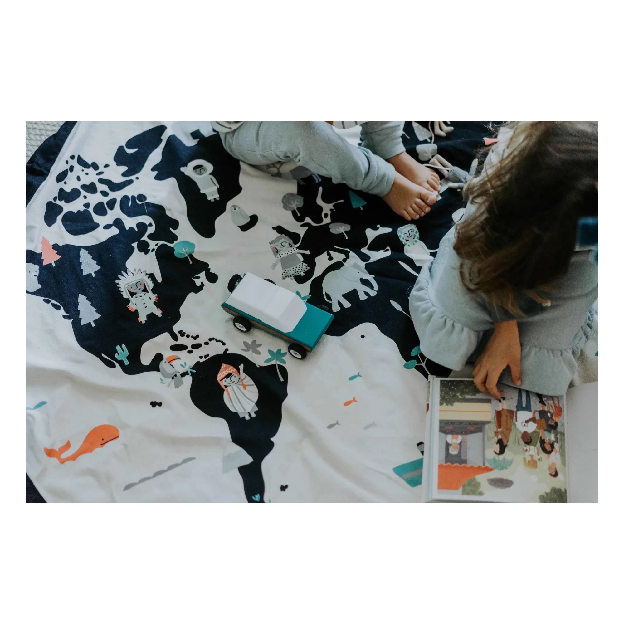 Play and Go - Noomad Spielzeugsack / Spielmatte - Weltkarte | Weiß