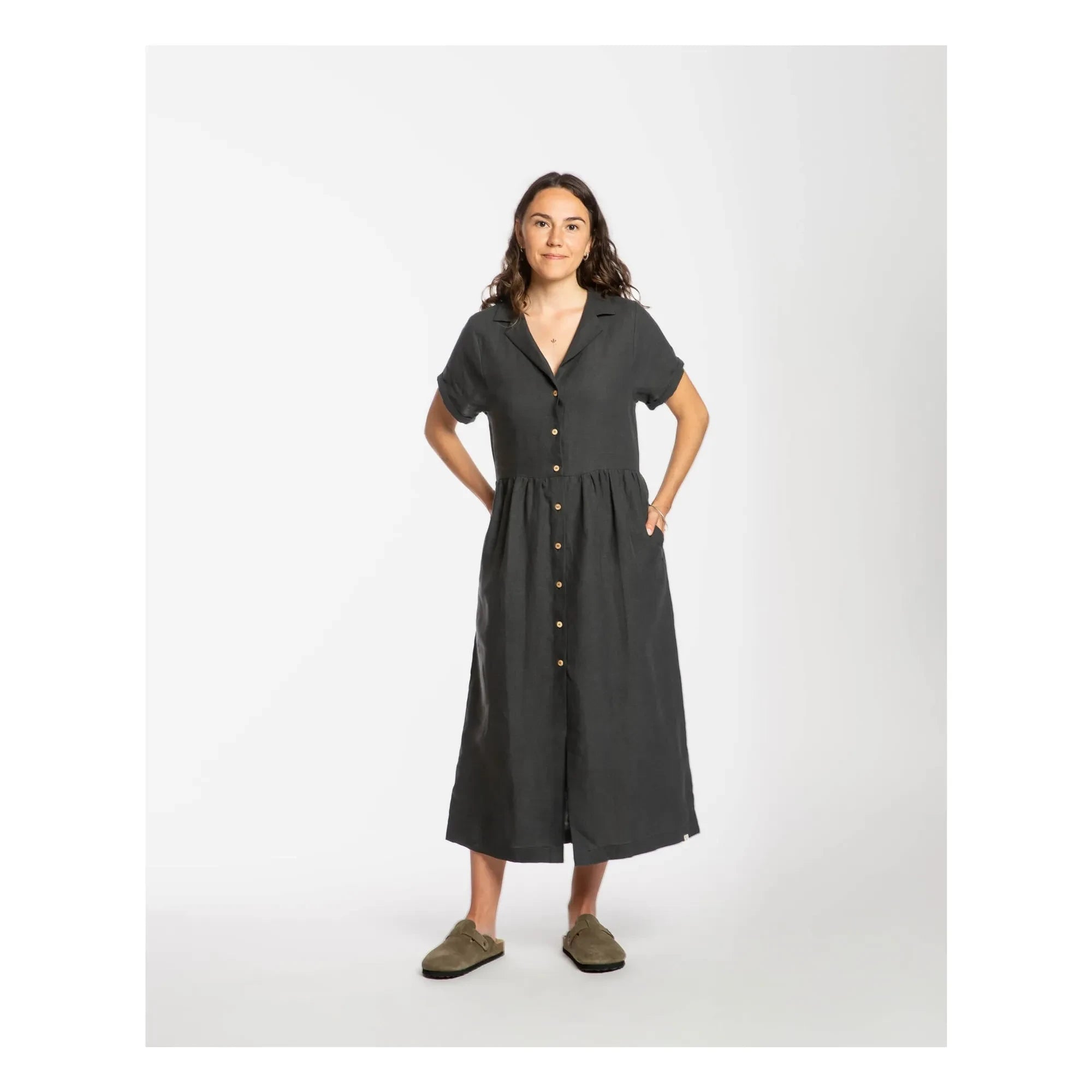 Matona – Leinen Mi-Long Hemdblusenkleid | Schwarz
