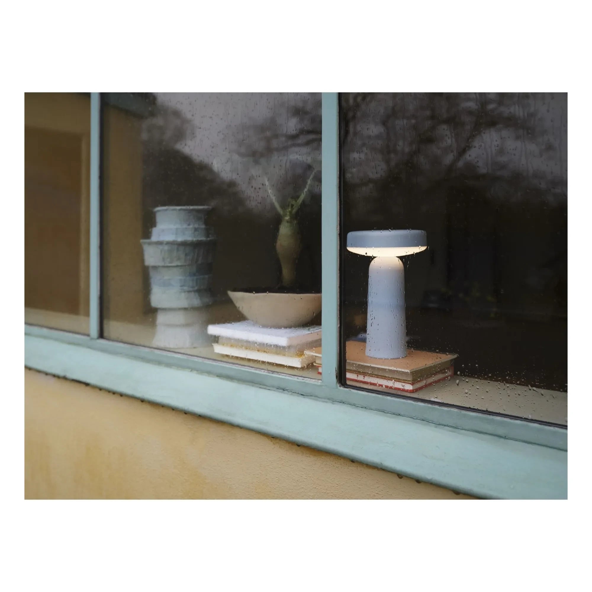 Muuto - Tischleuchte Ease, Johan Van Hengel | Hellblau