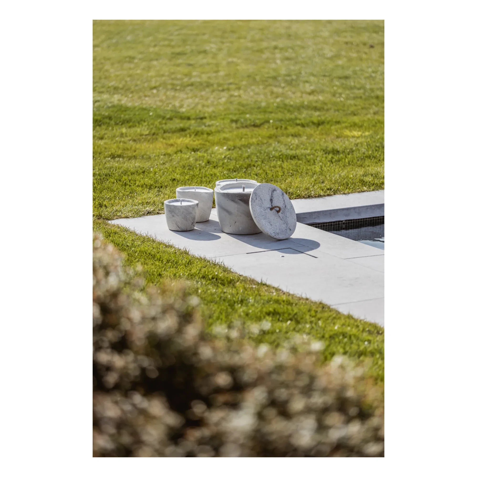 Mon Dada - Outdoor-Kerze mit neutralem Duft | Grau