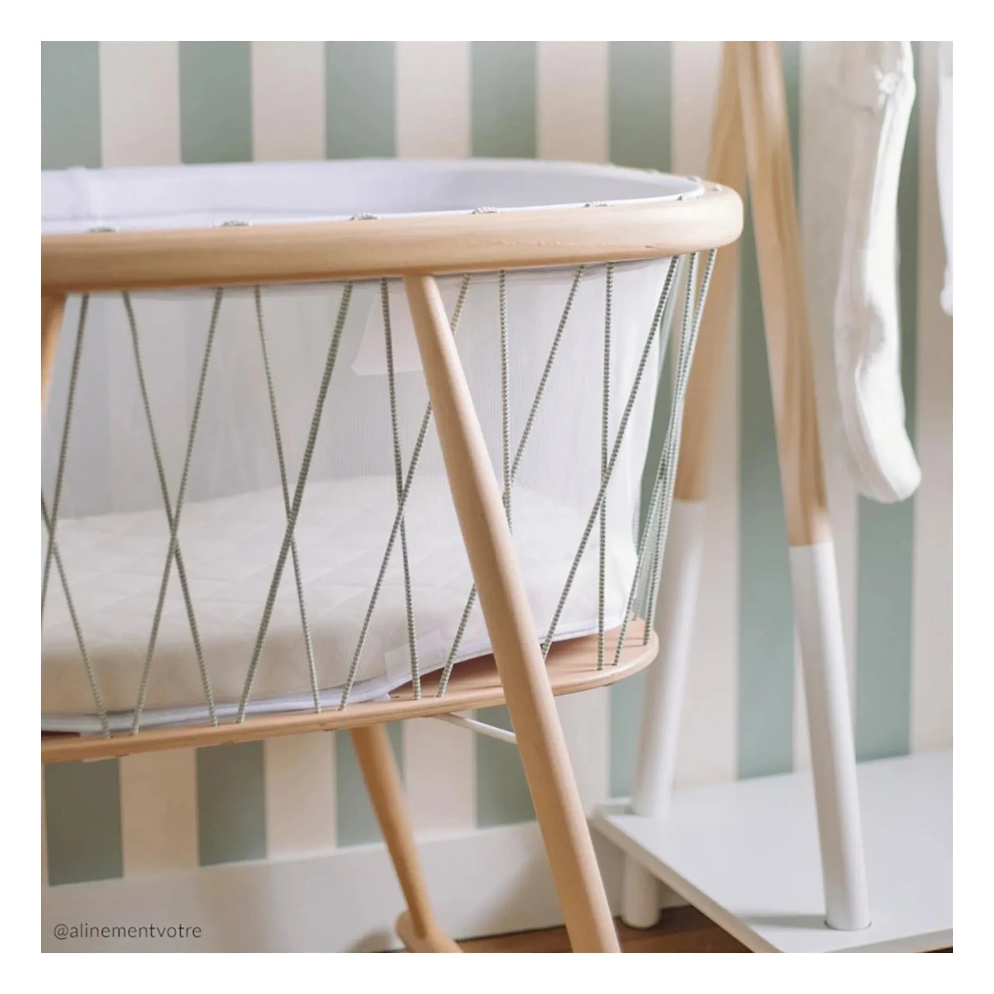 Charlie Crane - Kumi Babybett | Vert Lichen