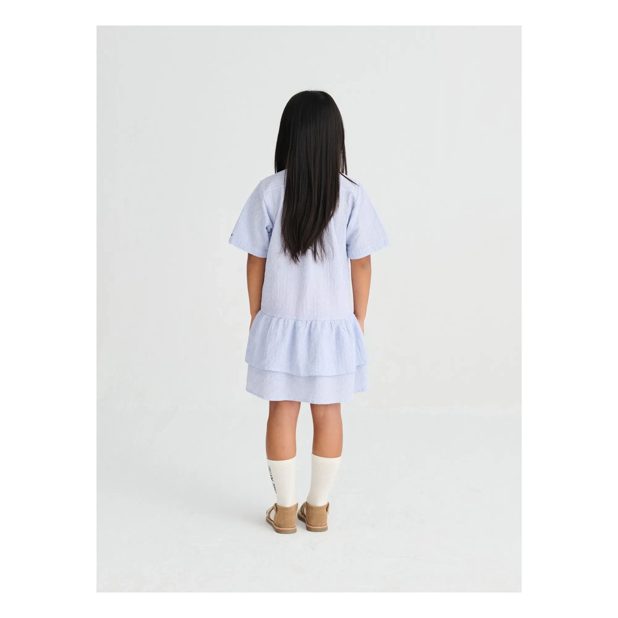 True Artist – N°16 Gestreiftes Seersucker-Kleid | Blau