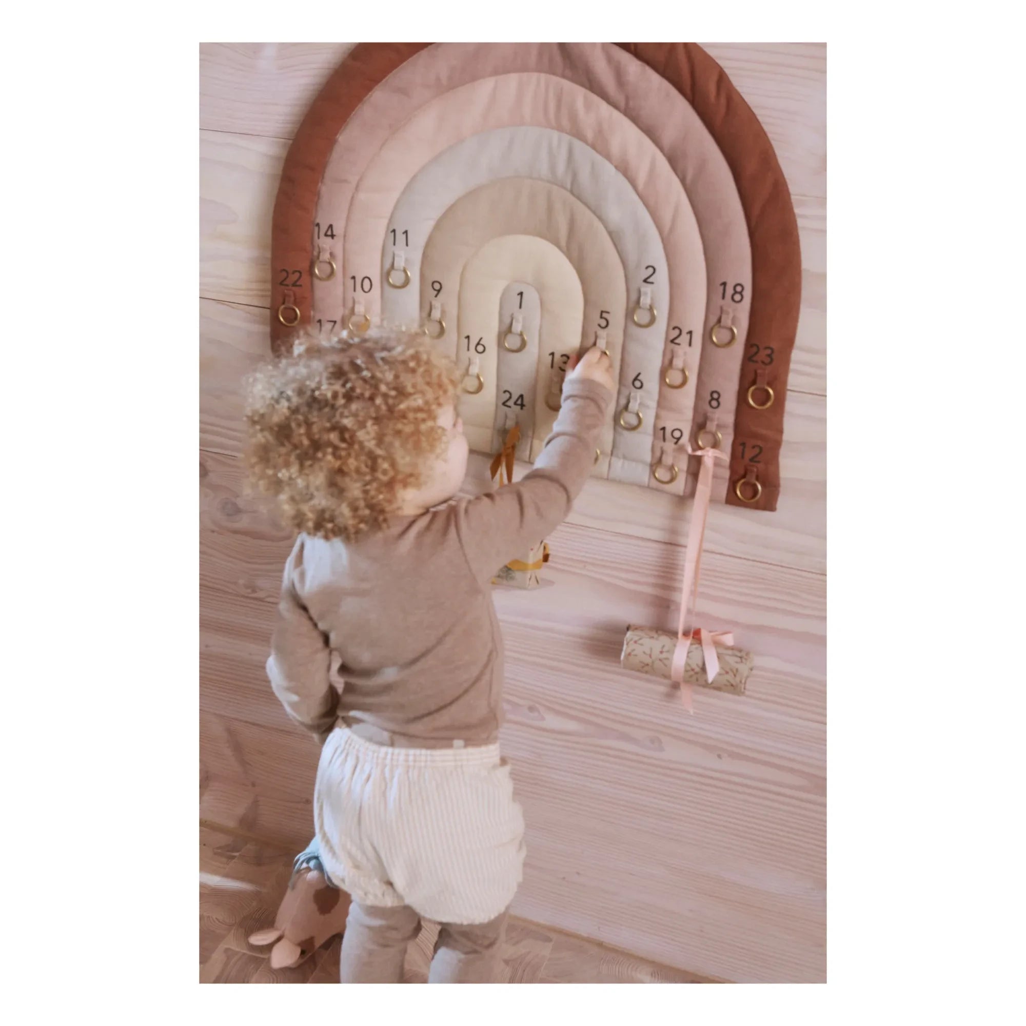 Oyoy Mini - Rainbow Adventskalender | Schokolade