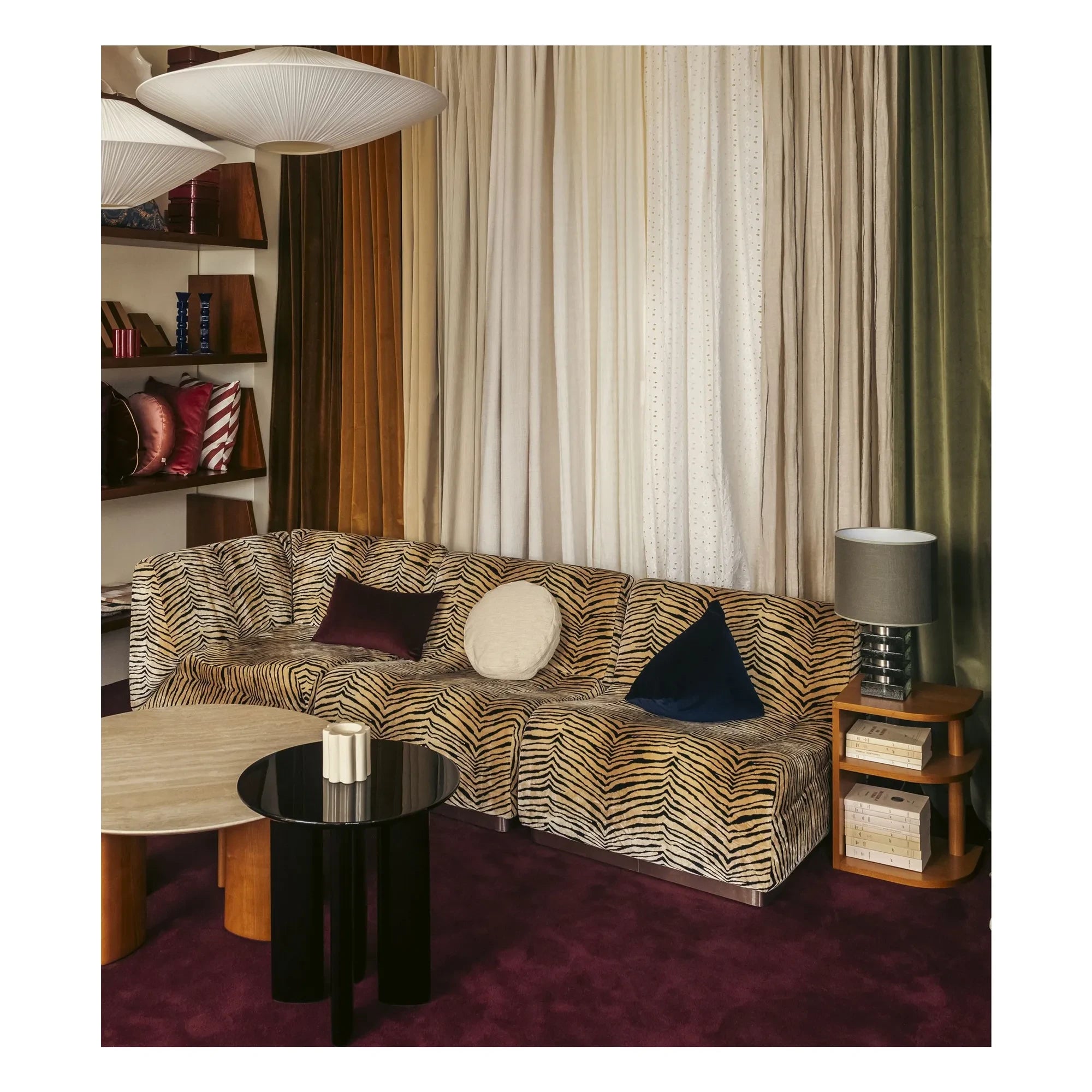 The Socialite Family - Samt gepolstertes rotondo Eckmodul | Tiger