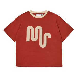 Main Story - T-Shirt aus Bio-Baumwolle mit langem Logo | Ziegelrot