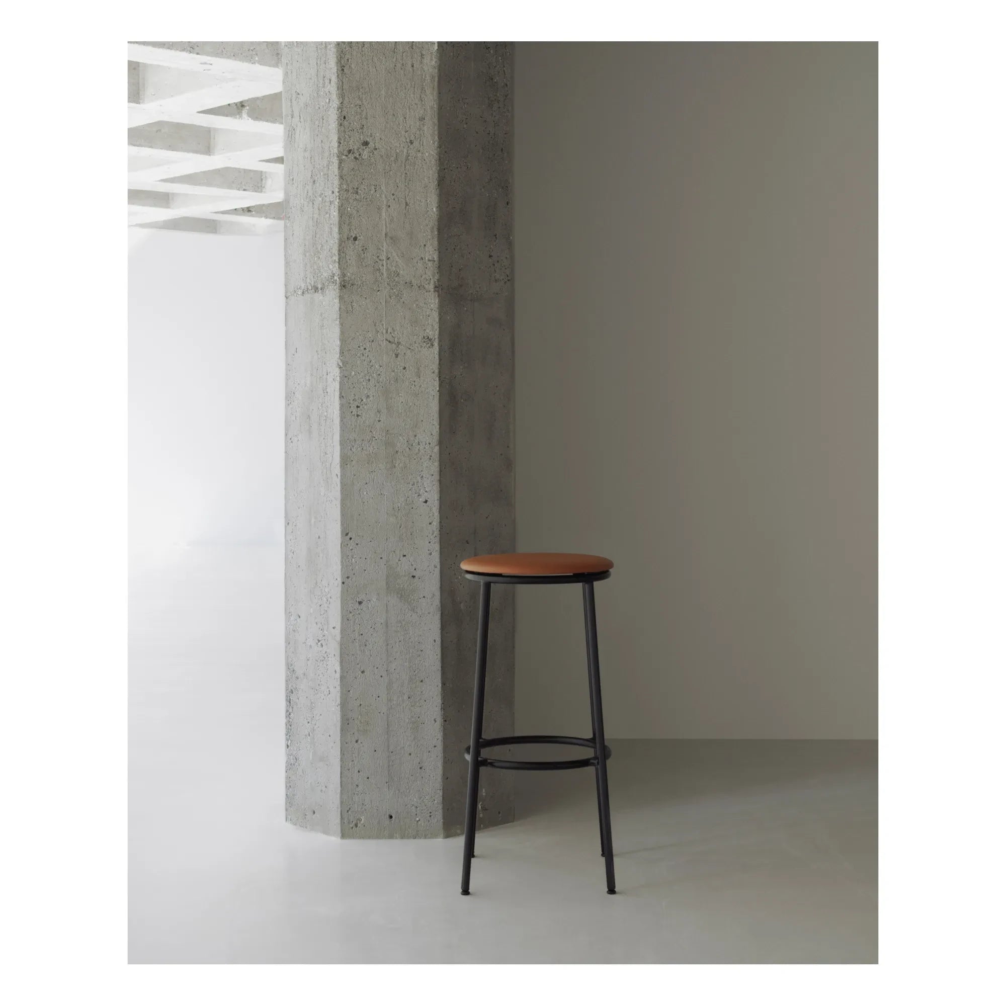 Normann Copenhagen - Circa Barhocker | Braun