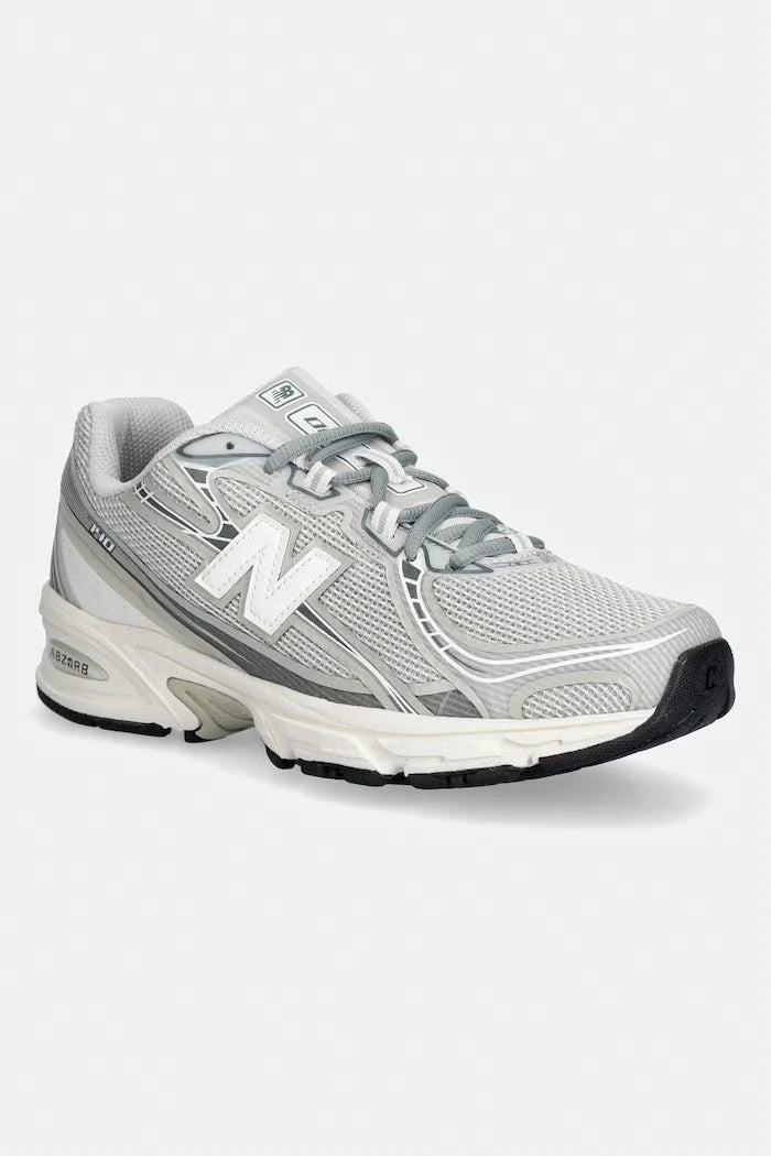 New Balance 740 spor ayakkabı