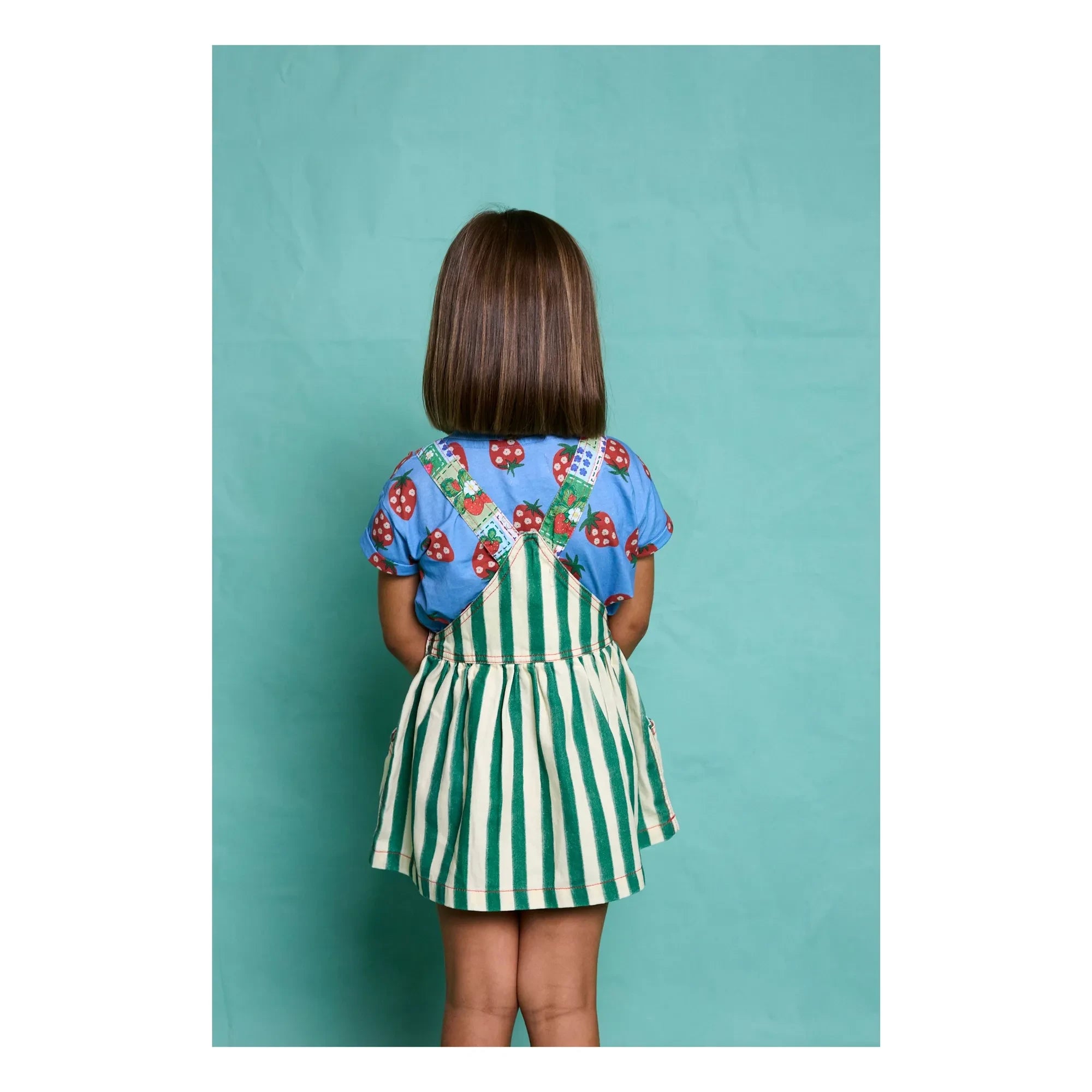 Favorite People - Gestreifter Erdbeer-Latzkleid | Grün