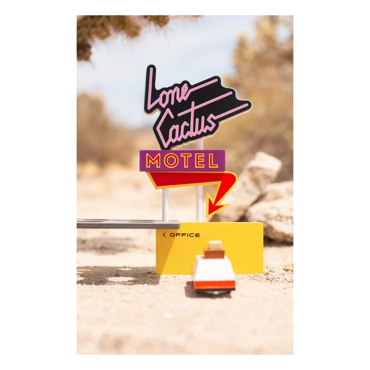 Candylab - World - Lone Kaktüs Motel