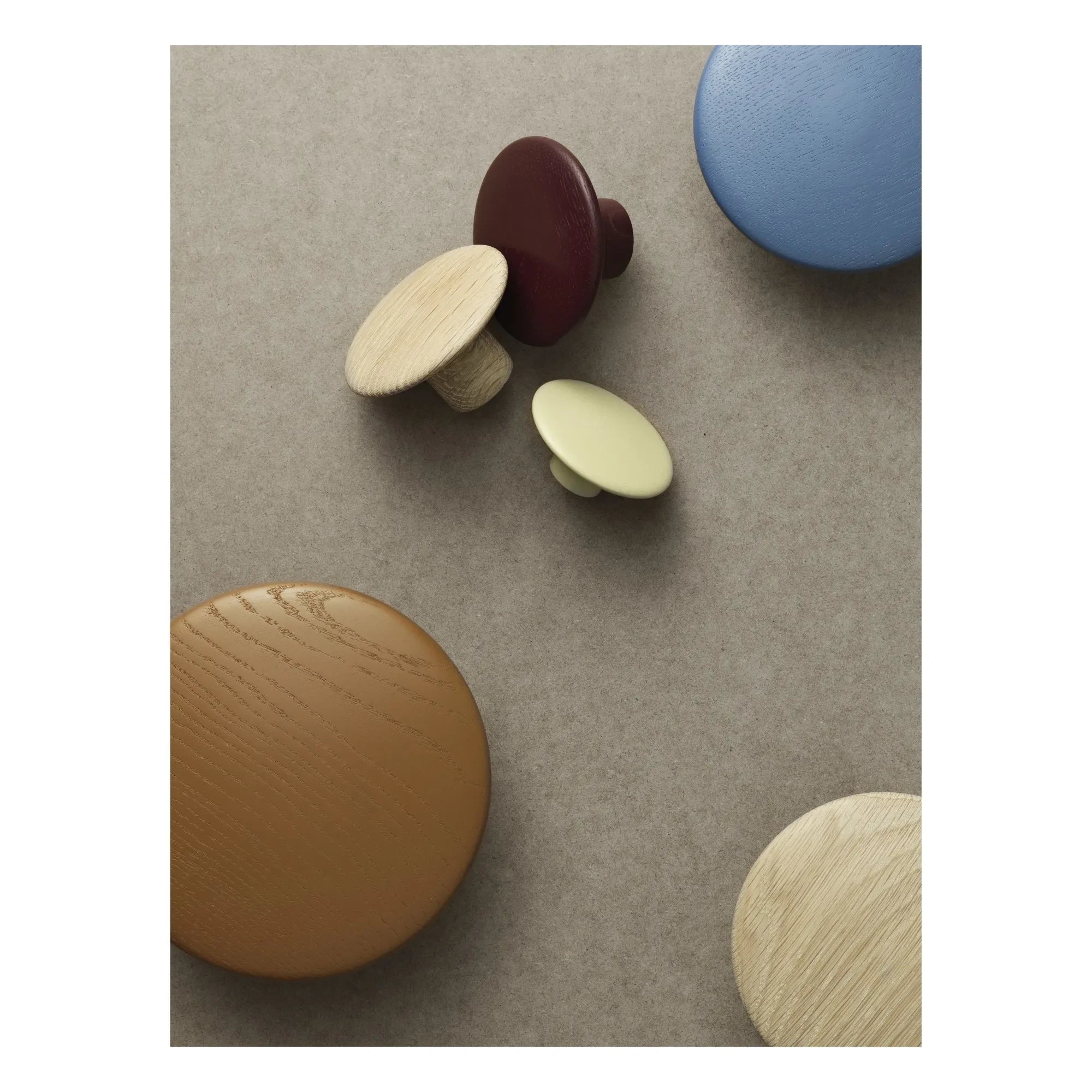Muuto - The Dots Kleiderhaken aus Eschenholz | Blau
