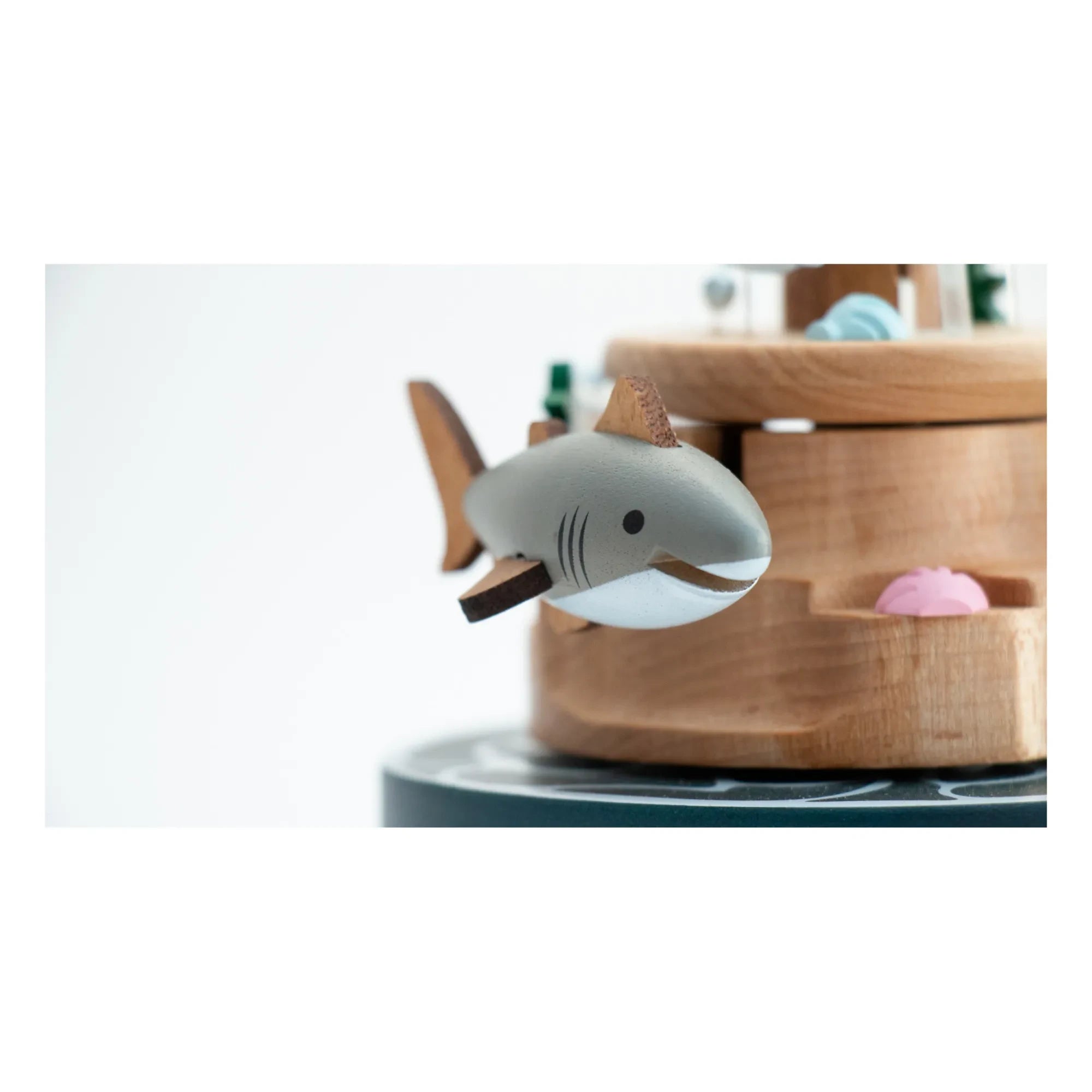 Wooderful life - Hölzerne Spieldose mit Fischen