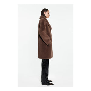 Stand Studio - Camille Mantel | Braun