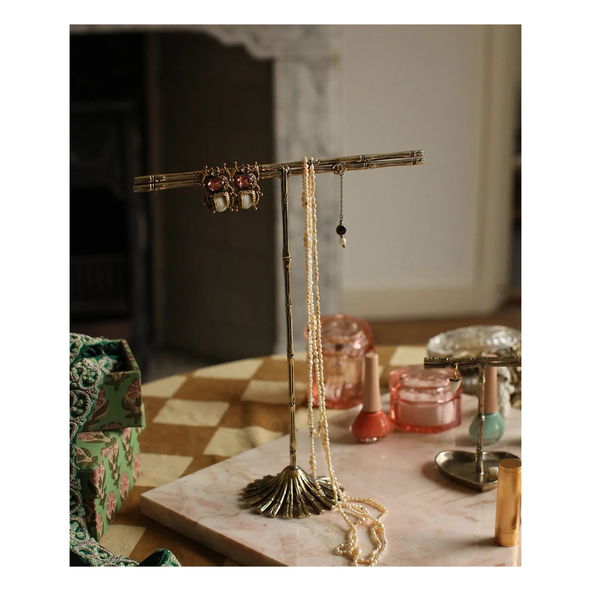 Doing Goods - Frida Bambus Recyceltes Messing Schmuckständer | Goldbraun