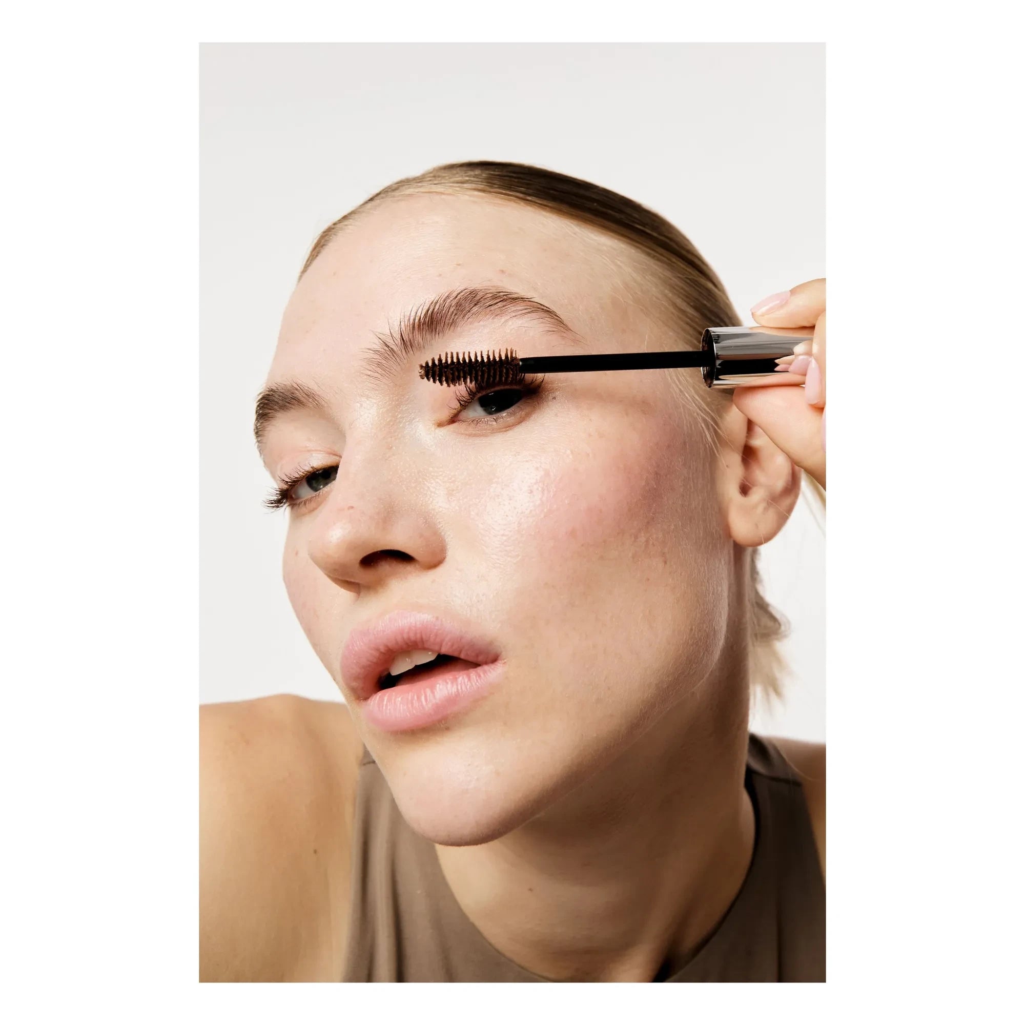 AIME - Masacara Wimpernpflege und Volumen | Braun