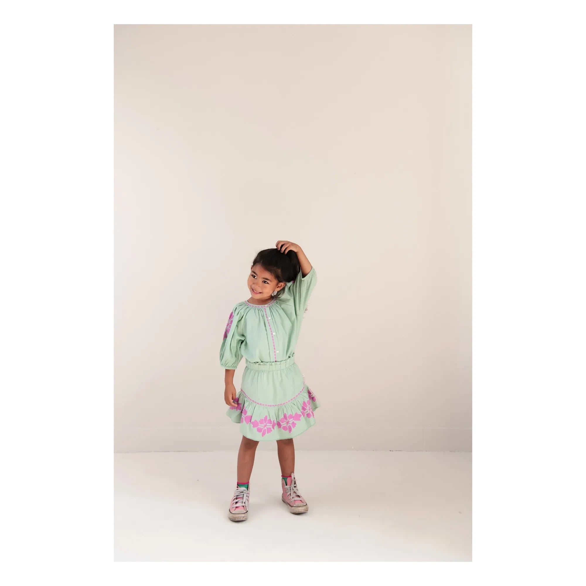 Jenest - Leinenbestickte Bluse Colette | Mandelgrün