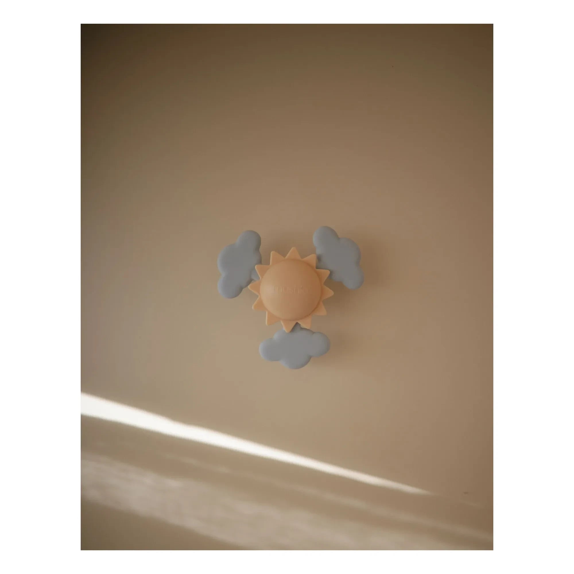 Mushie - Saugnapfspielzeug | Gelb