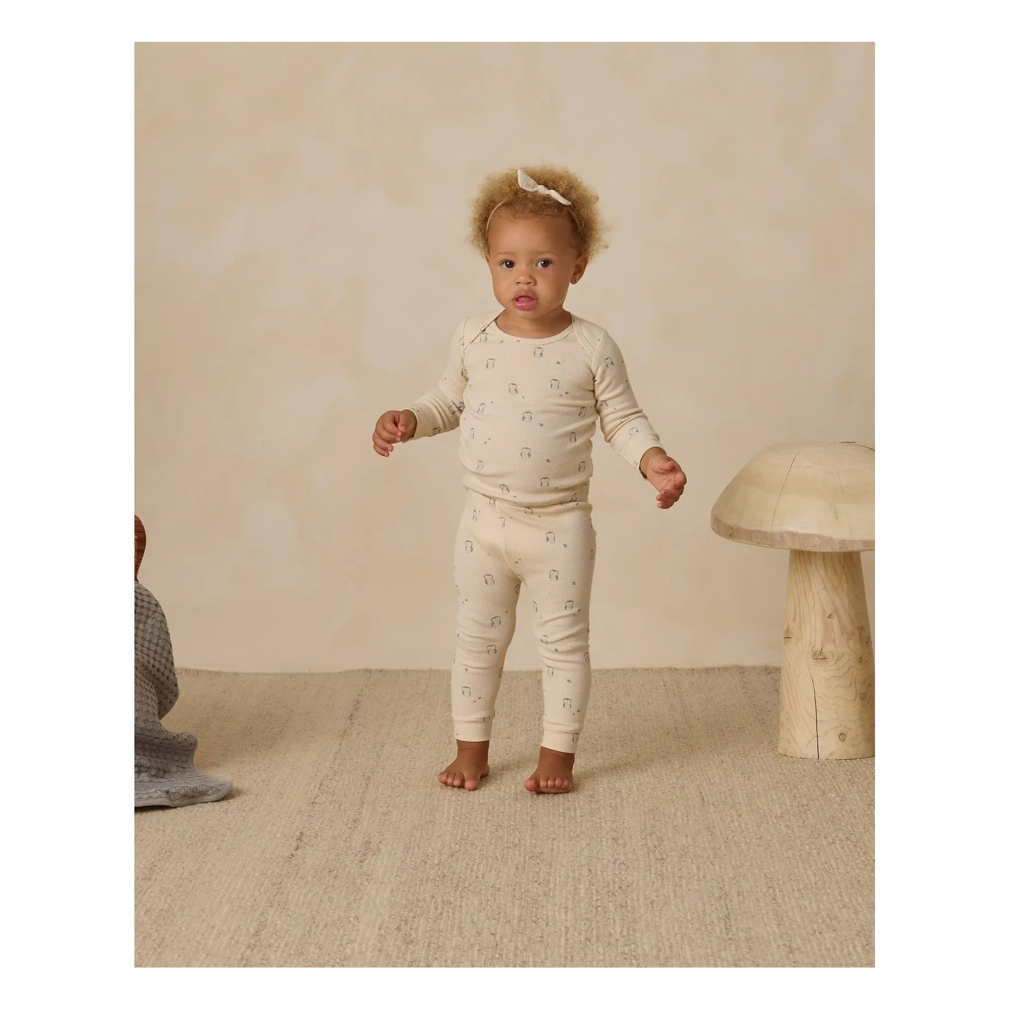 Quincy Mae - Set aus geripptem Oberteil und Leggings aus Bio-Baumwolle, Haselnuss | Ecru