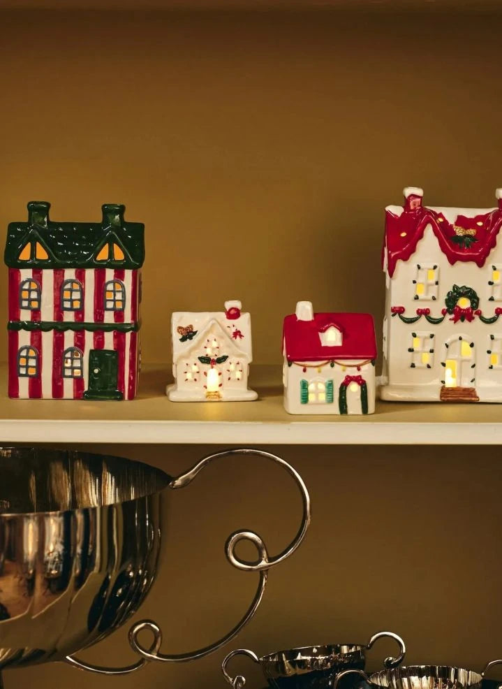 Anna + Nina - Helle LED Weihnachts-Ingwerhaus | Rot