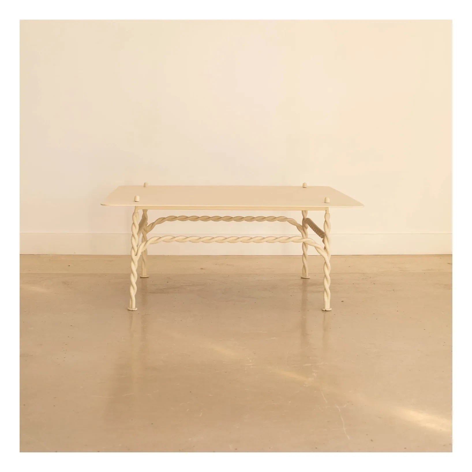 Honoré - Torsade Couchtisch | Ecru