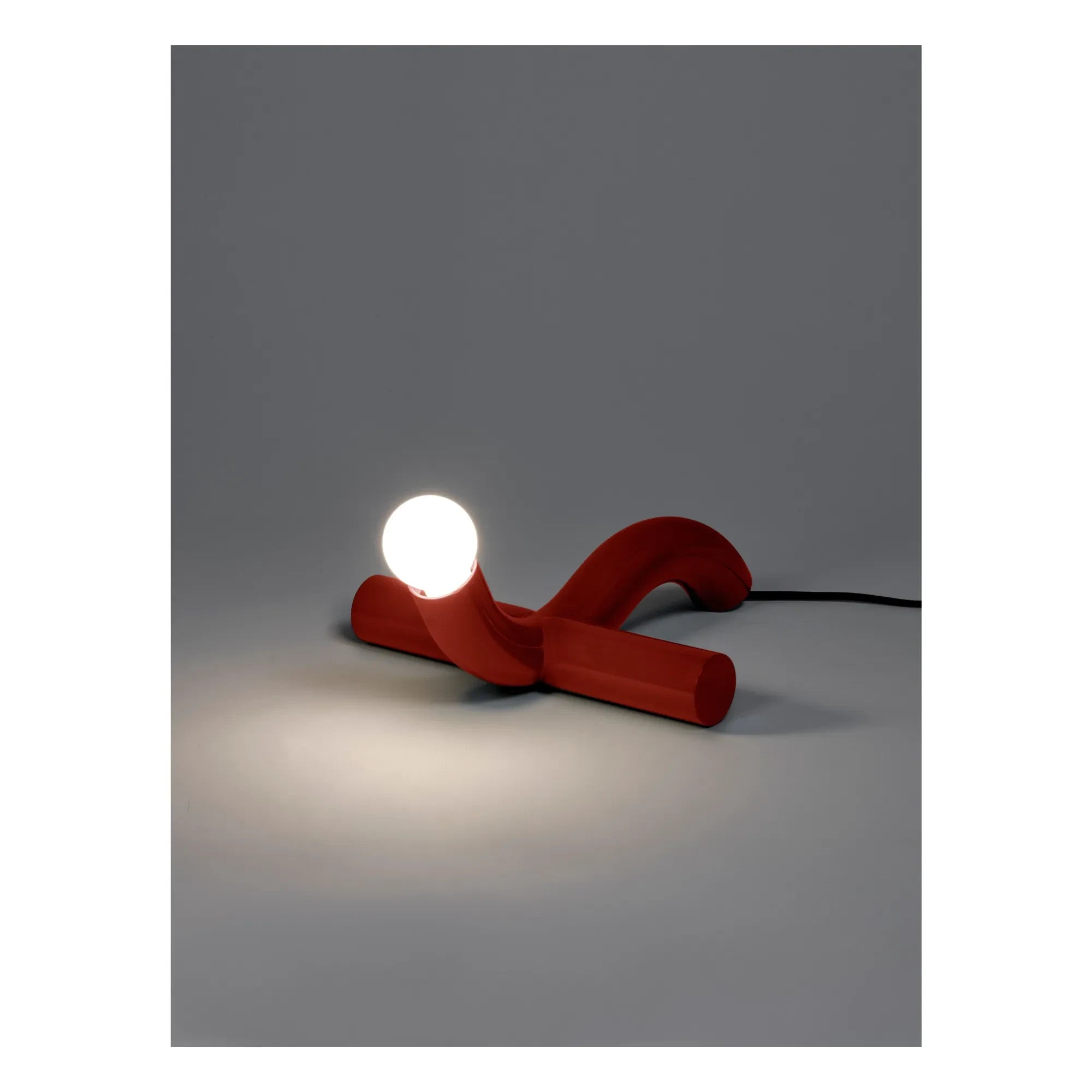 Valerie Objects - La Due Tischleuchte | Rot