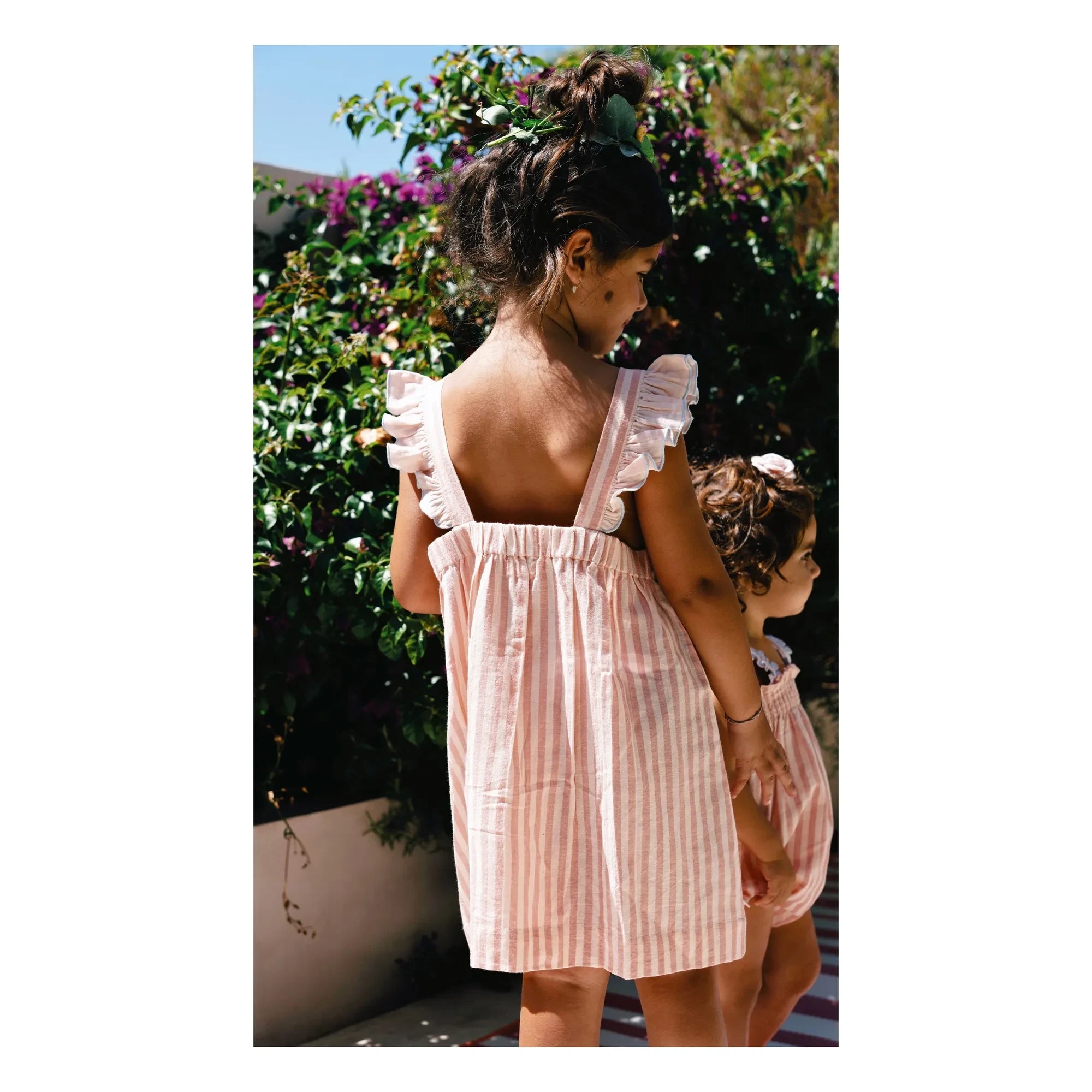 Lilinoa – Gestreiftes Rüschenkleid für Zuhause | Blush