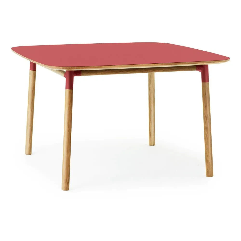 Normann Copenhagen - Form Quadratischer Tisch 120x120cm | Rot