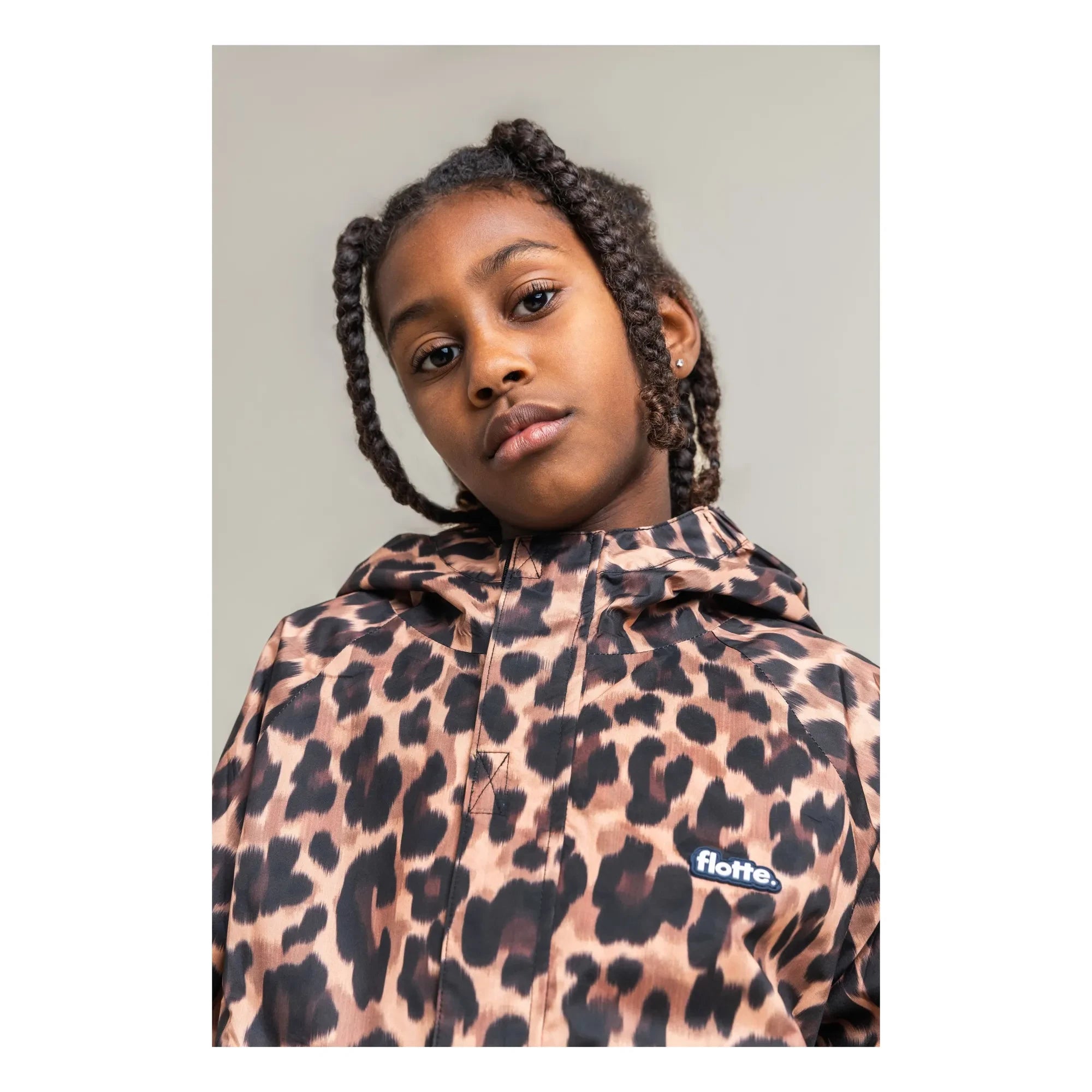 Flotte - Gabrielito Leoparden-Regenponcho aus recycelten Fasern | Braun
